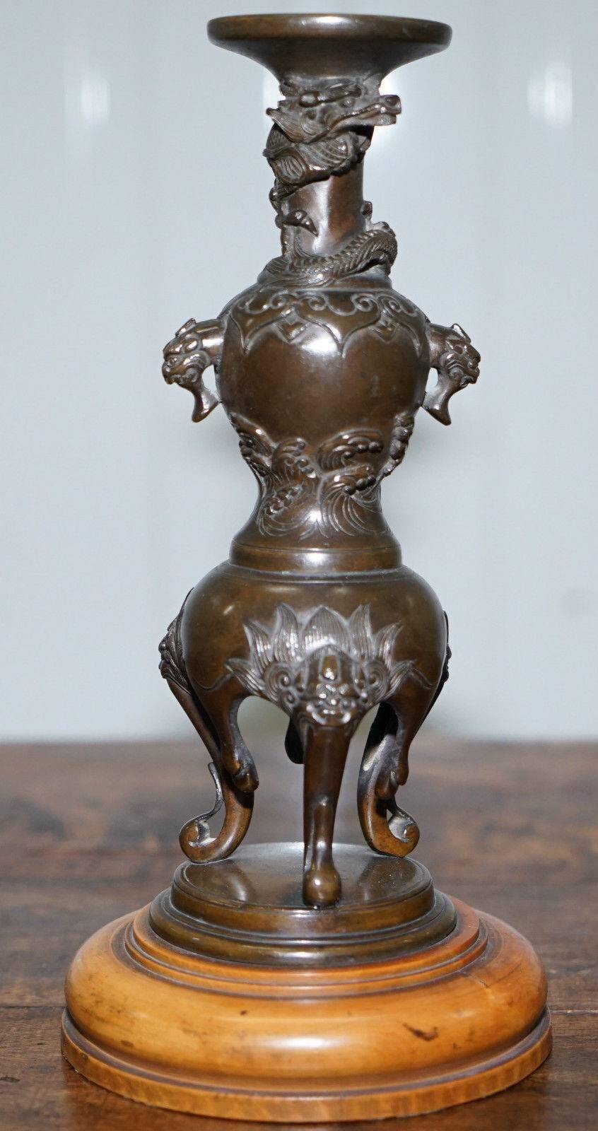 Paire de bougeoirs en bronze période Meiji vers 1870