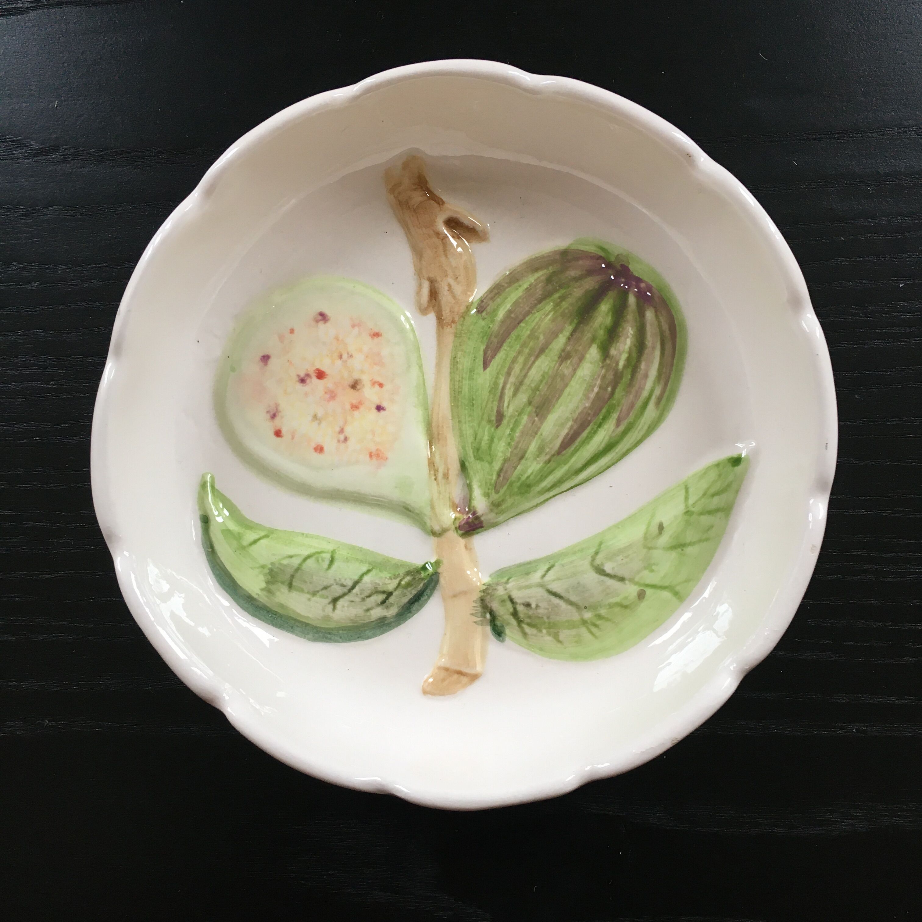 Fig-decorated slip pocket emptier