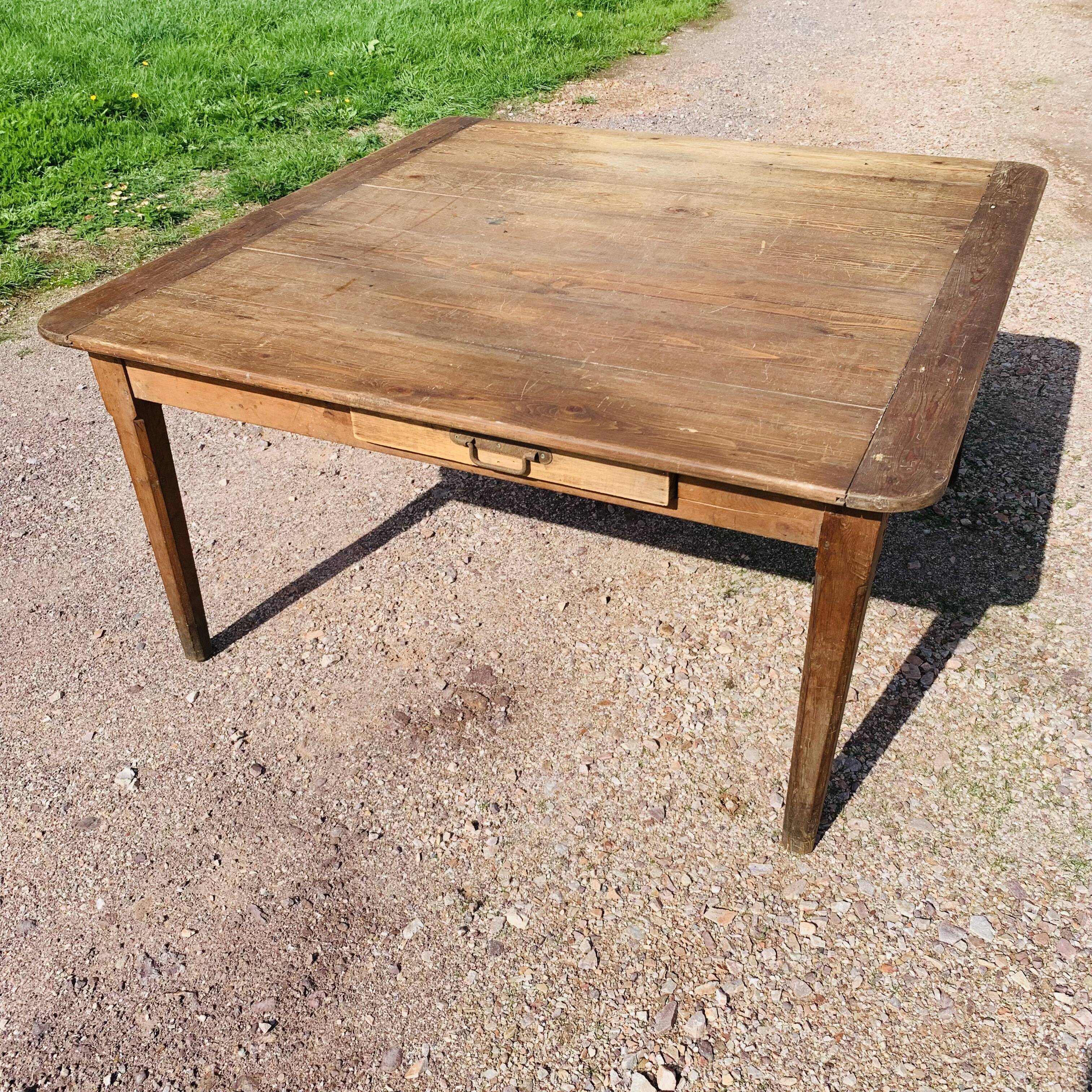 Square table 1m41
