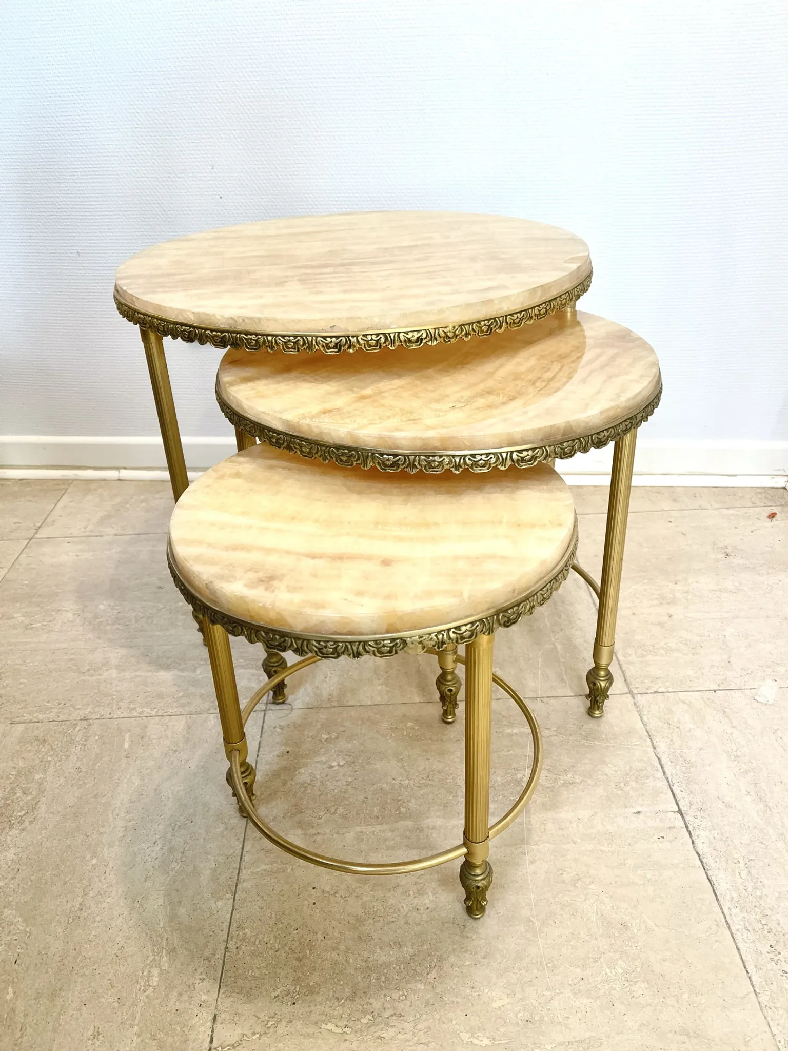 Set of 3 nesting tables in marble and gold metal – 1970s