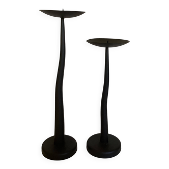 Duo de grands bougeoirs tordus