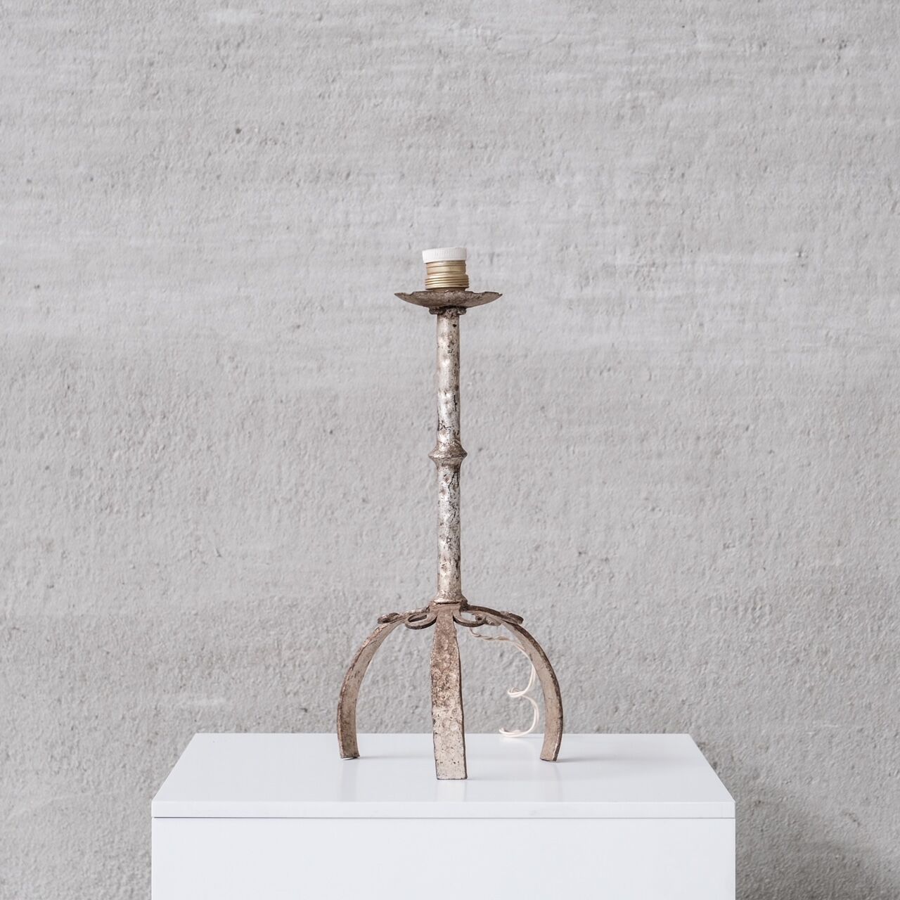 Lampe de table espagnole en métal