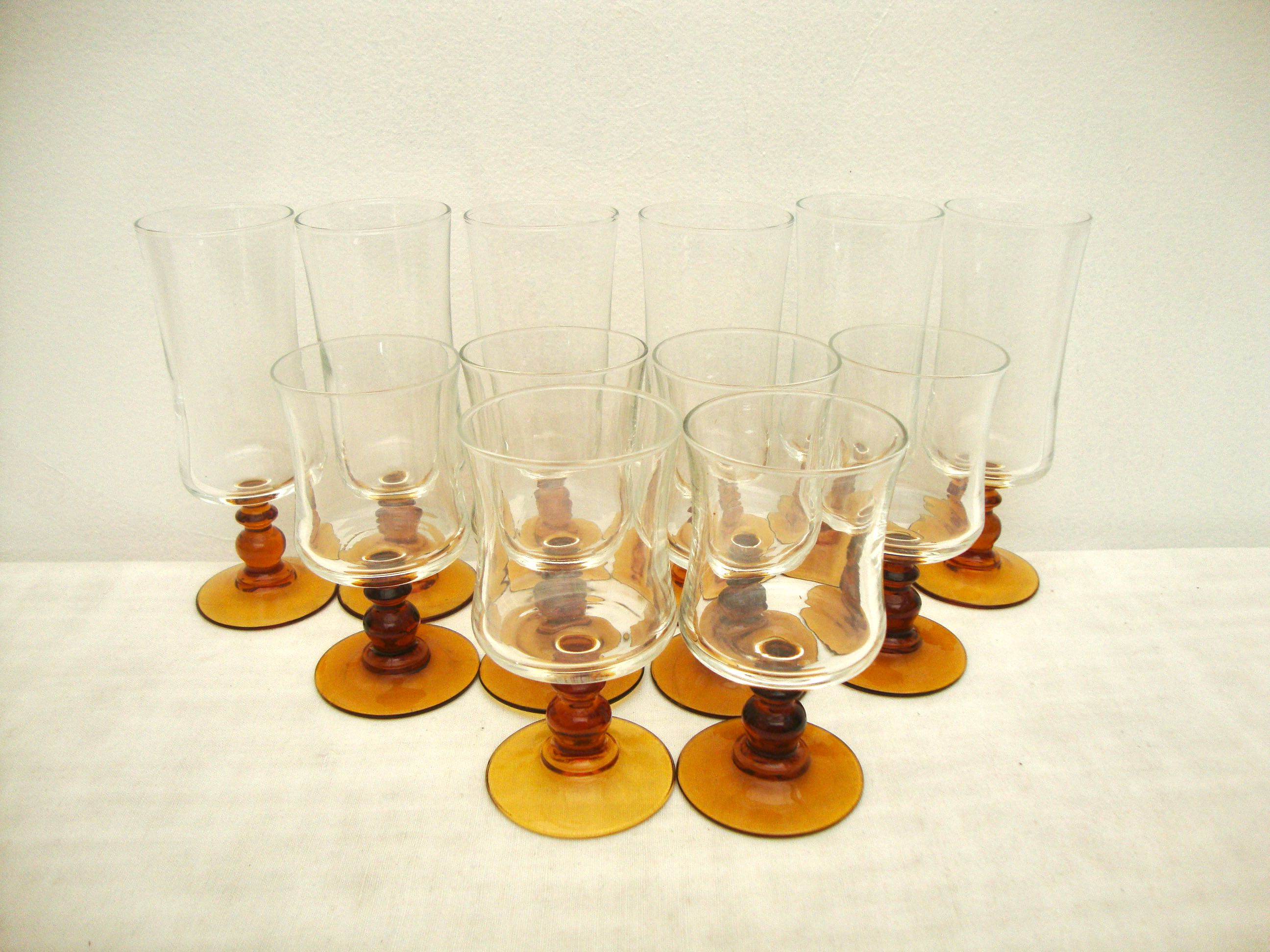 Plateau with 6 wine glasses and 6 champagne flutes