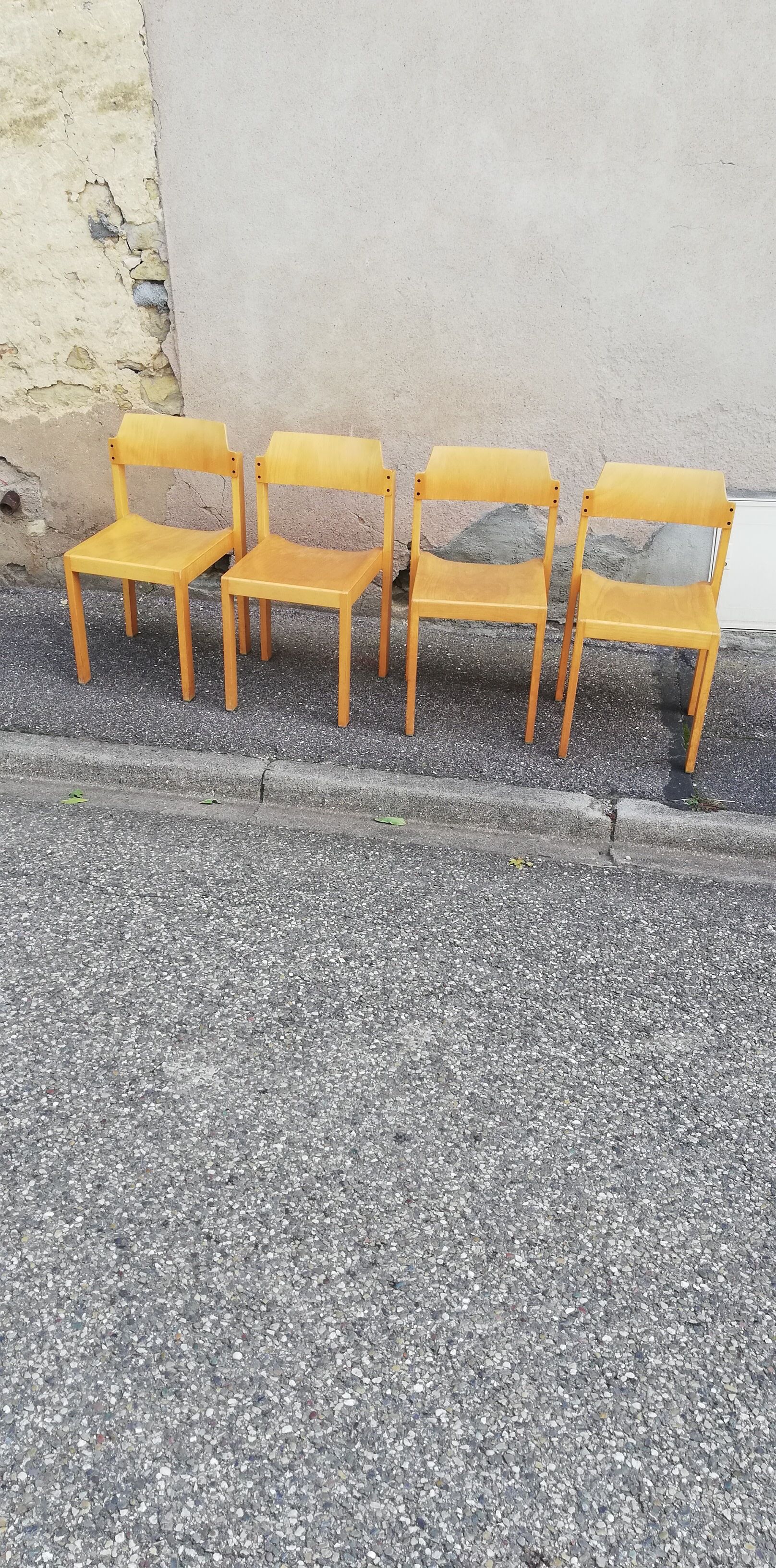 Set of 4 vintage light wood chairs
