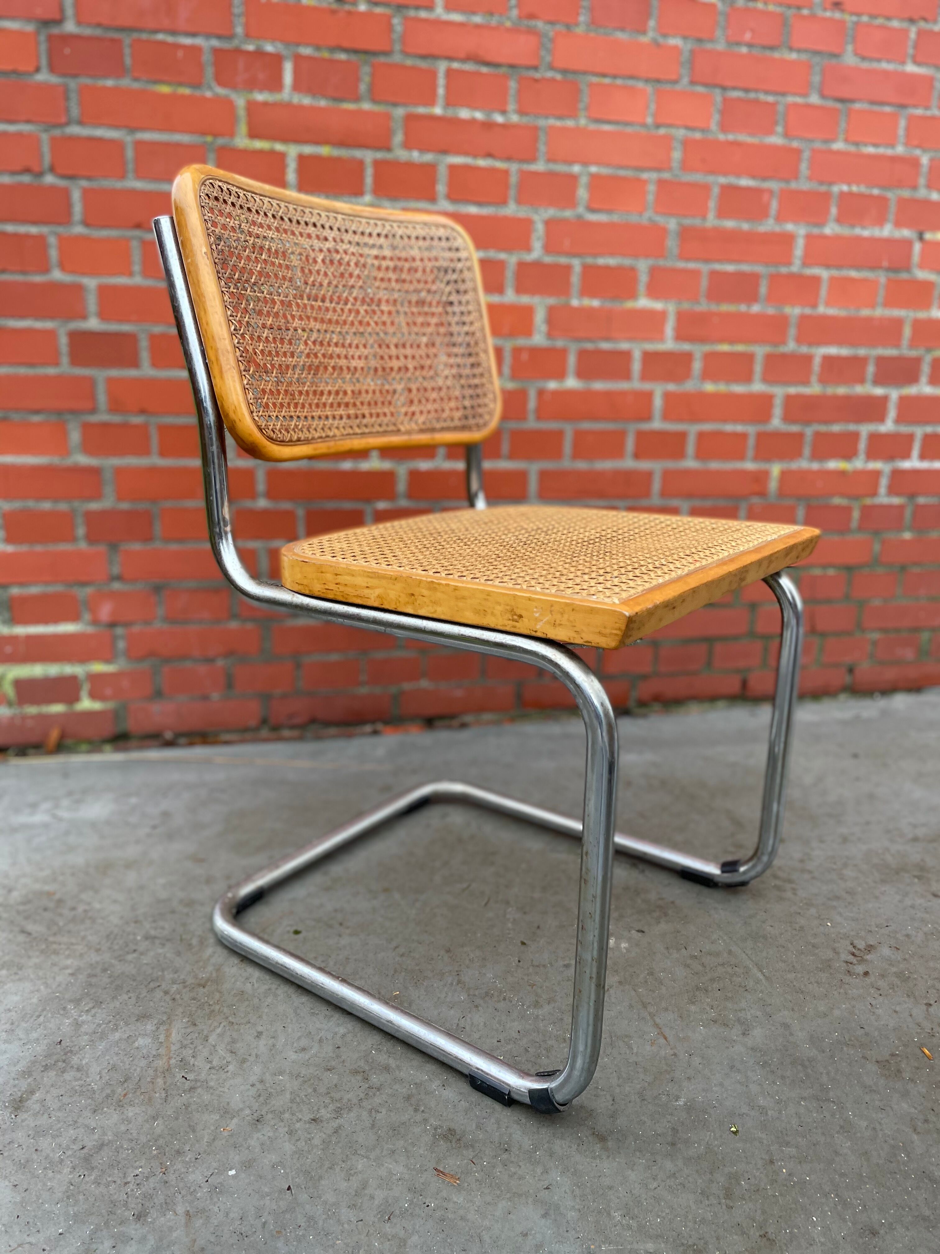 Cesca design chair b32 model