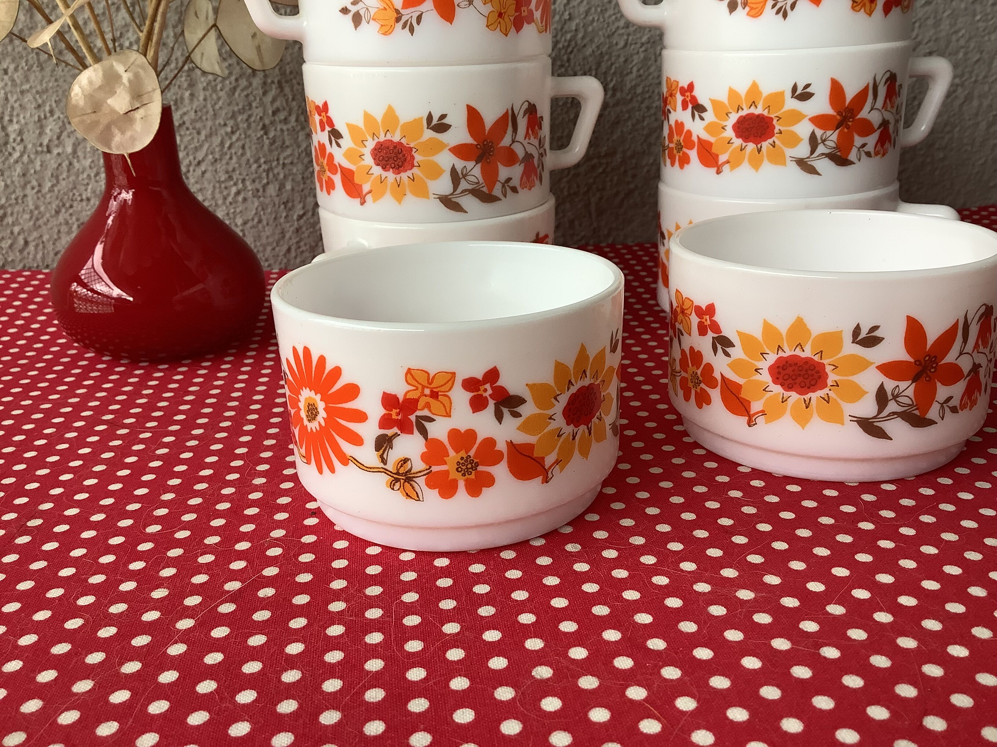 Arcopal Cups "Flora" - Marguerite and Sunflower seventies