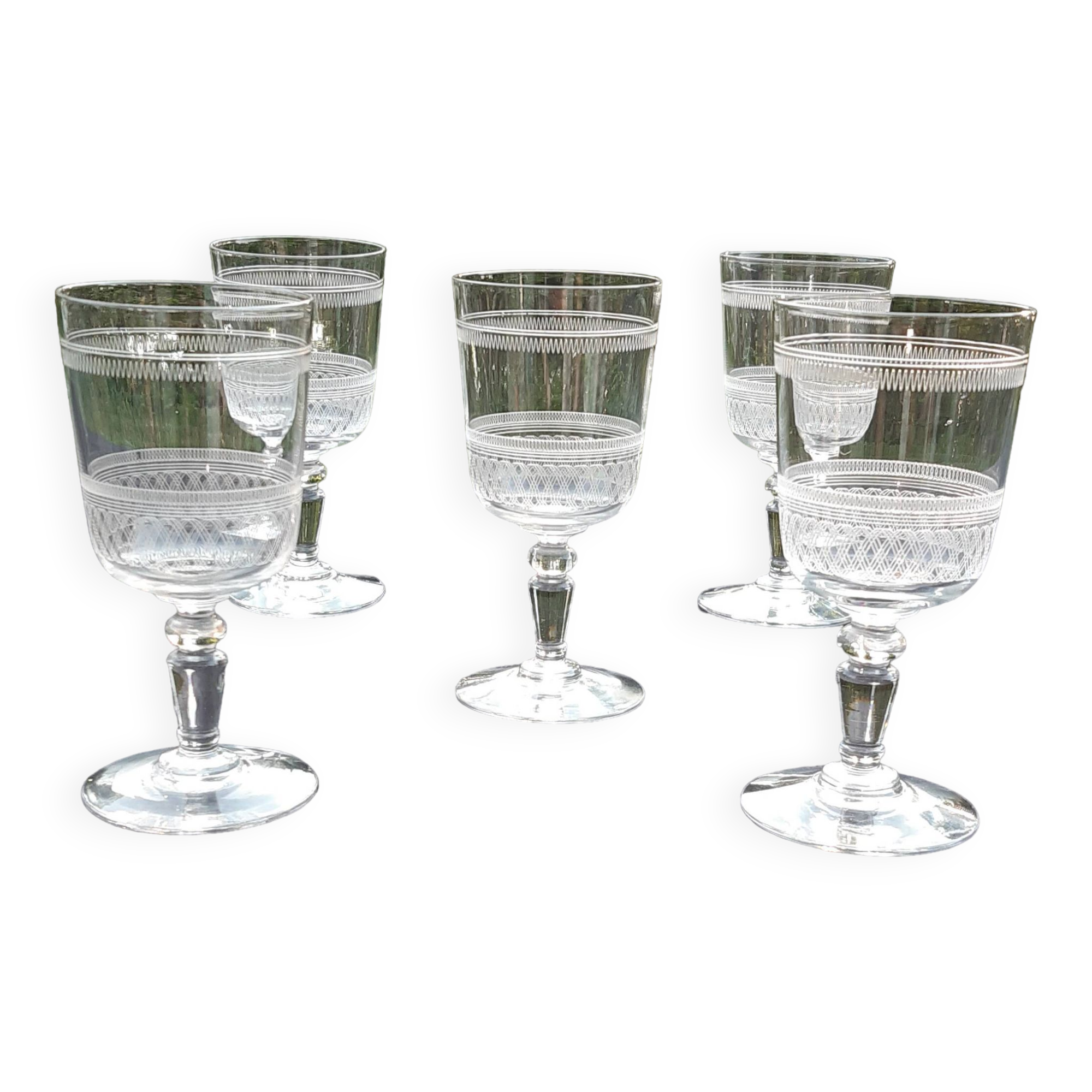 5 old guilloche glasses. Late 19th or early 20th century. Baccarat or Saint Louis.