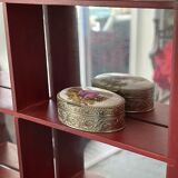 Mirror showcase for collections