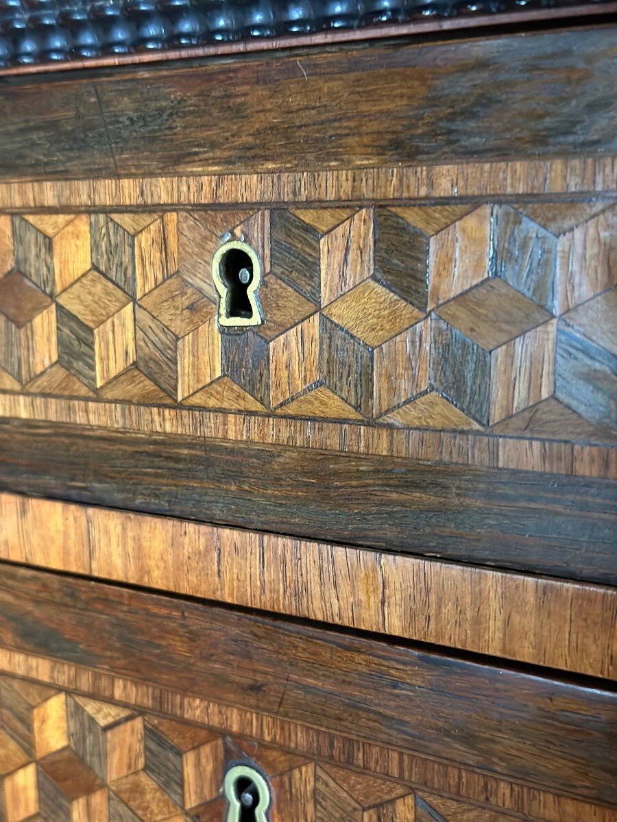Miniature chest of drawers in mahogany veneer, 19th century