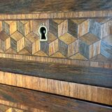 Miniature chest of drawers in mahogany veneer, 19th century