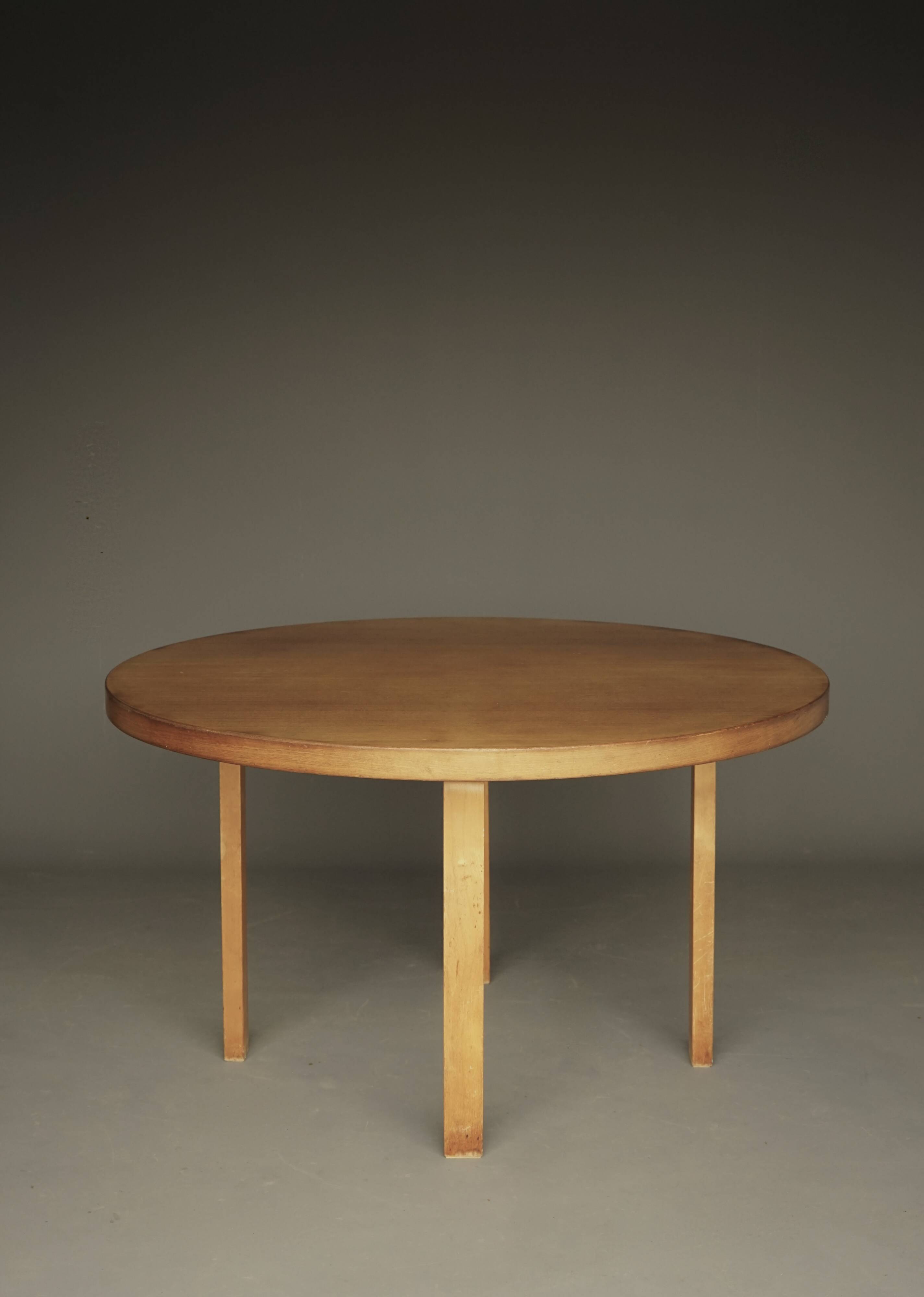 Table à manger L-leg Modèle 91 par Alvar Aalto pour Artek Finlande, années 1940.