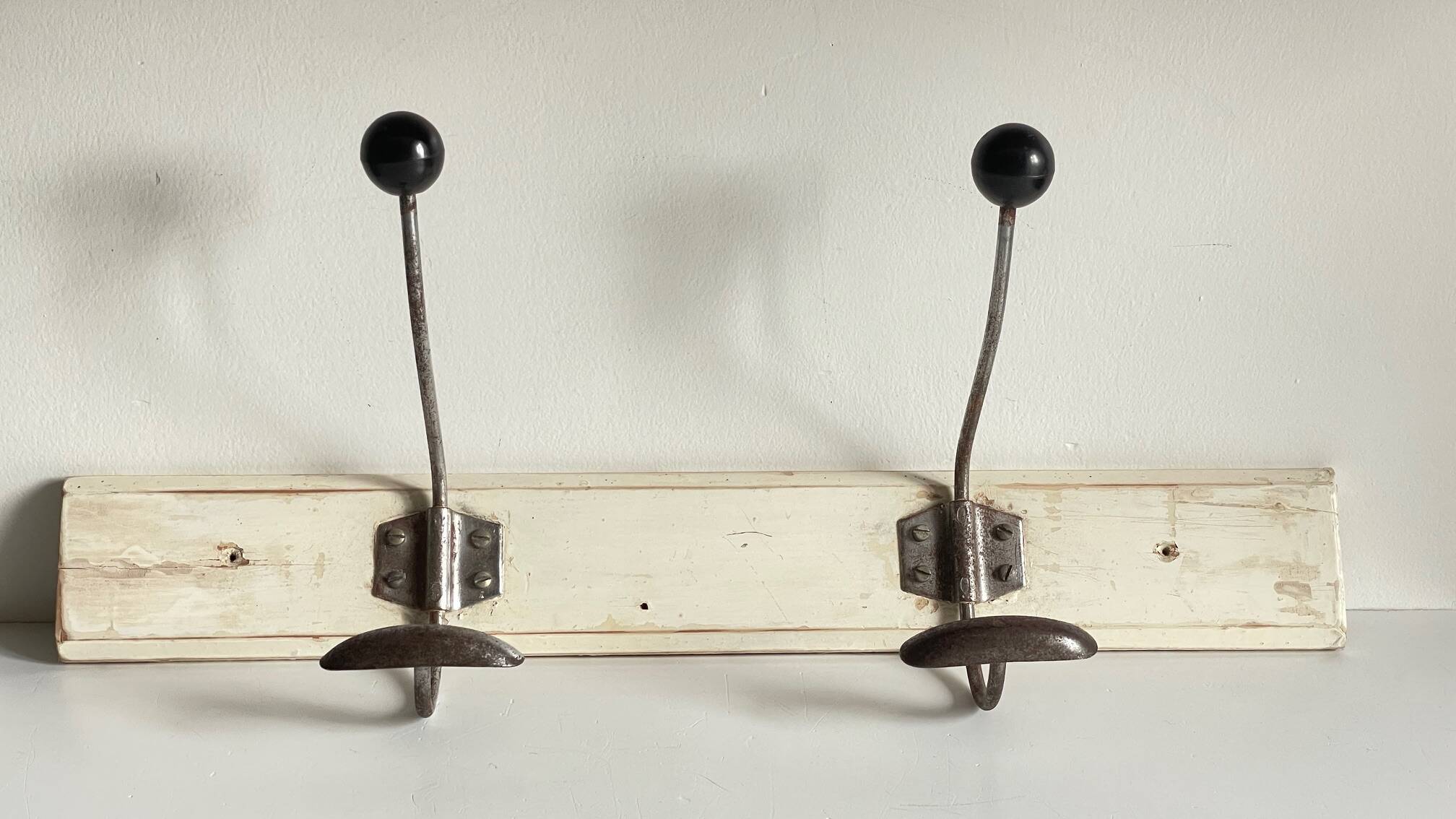 ANTIQUE SCHOOL COAT RACK White Wood