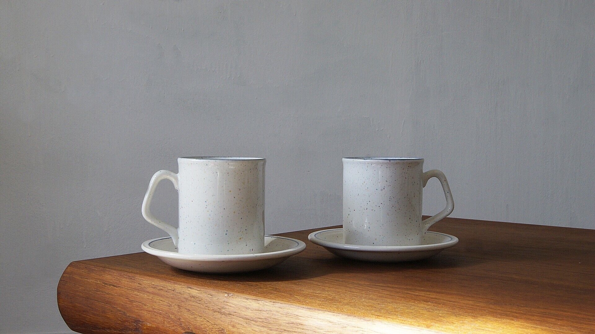 Paire de tasses, John Tams, Angleterre, années 1980