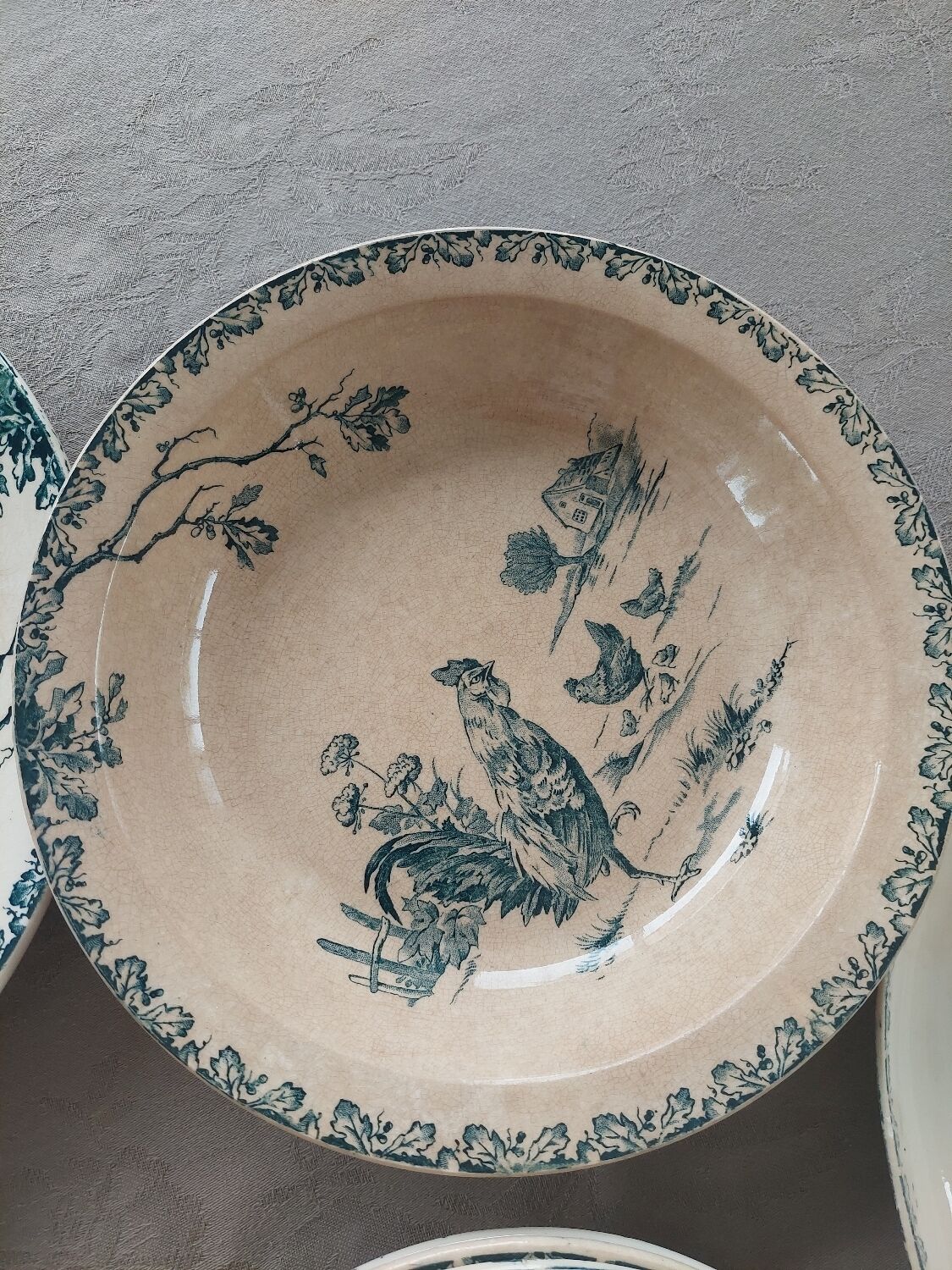 Terre de Fer Gien model Coqs set