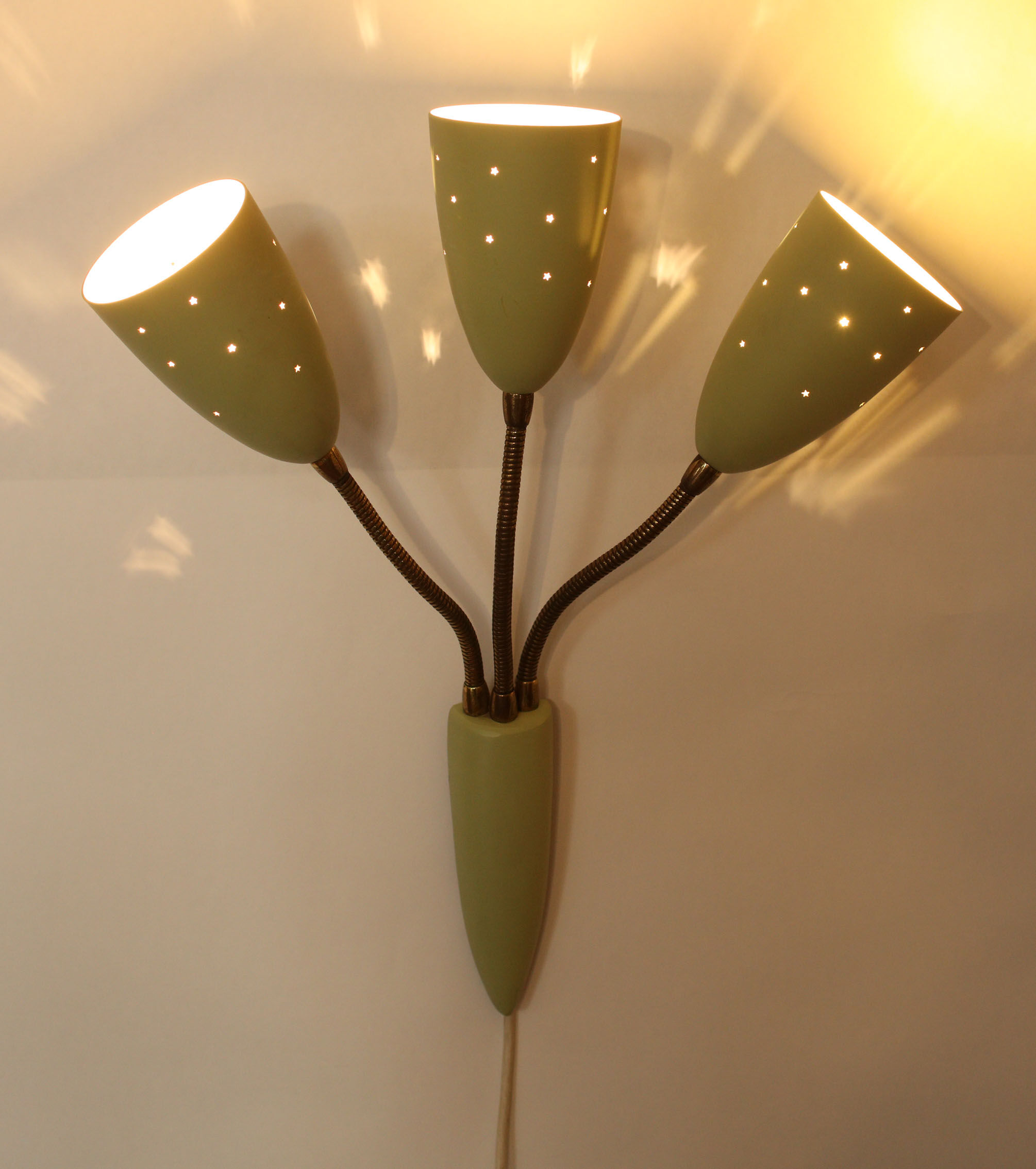 Italian wall lamp in green, for 3 bulbs 1950