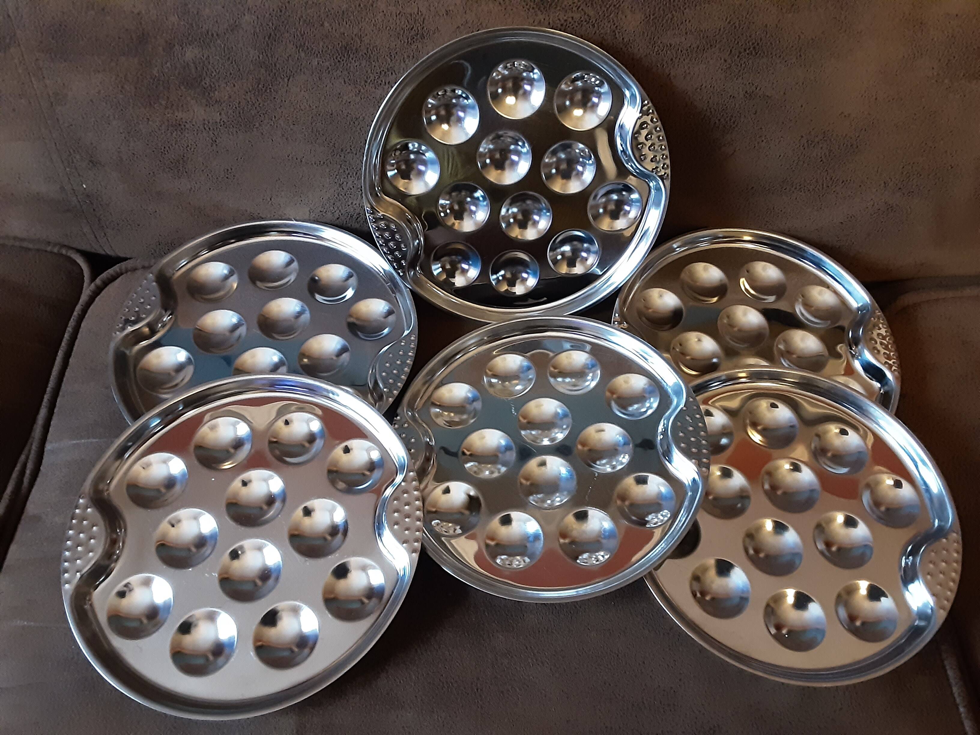 Set of 6 metal snail plates