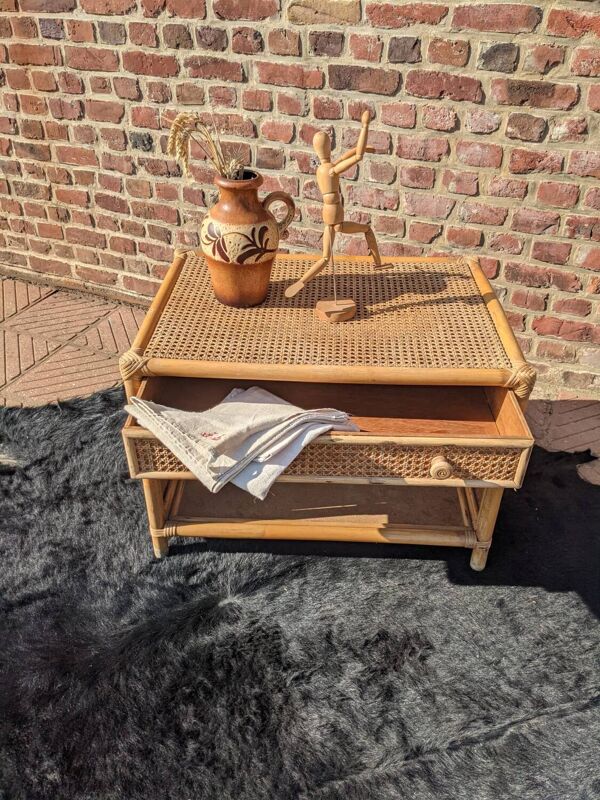 Meuble en cannage