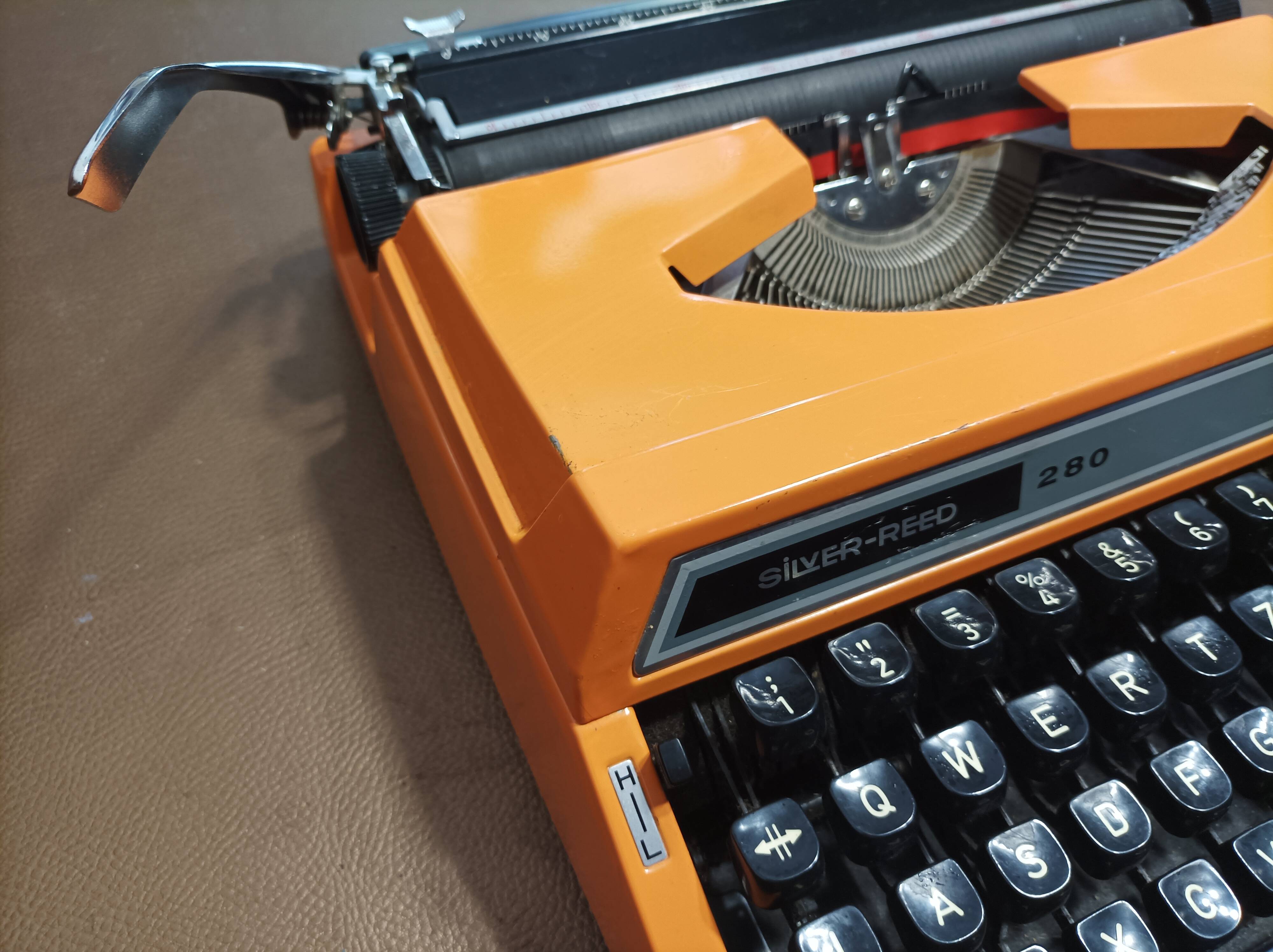Machine à écrire silver reed 280 fast spacer orange qwertz