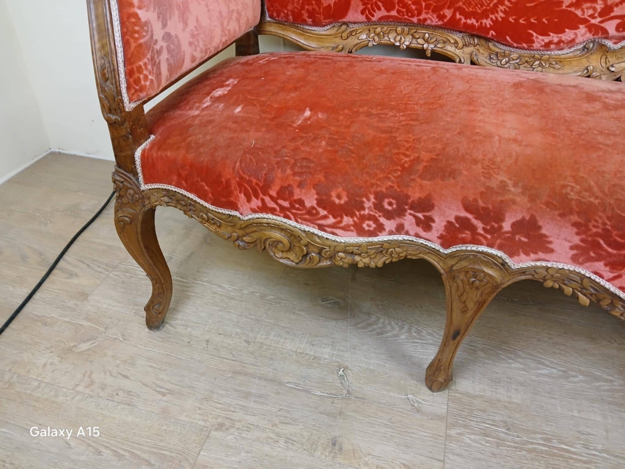 Provencal Bench in Carved Walnut in Louis XV Style, Late 19th Century