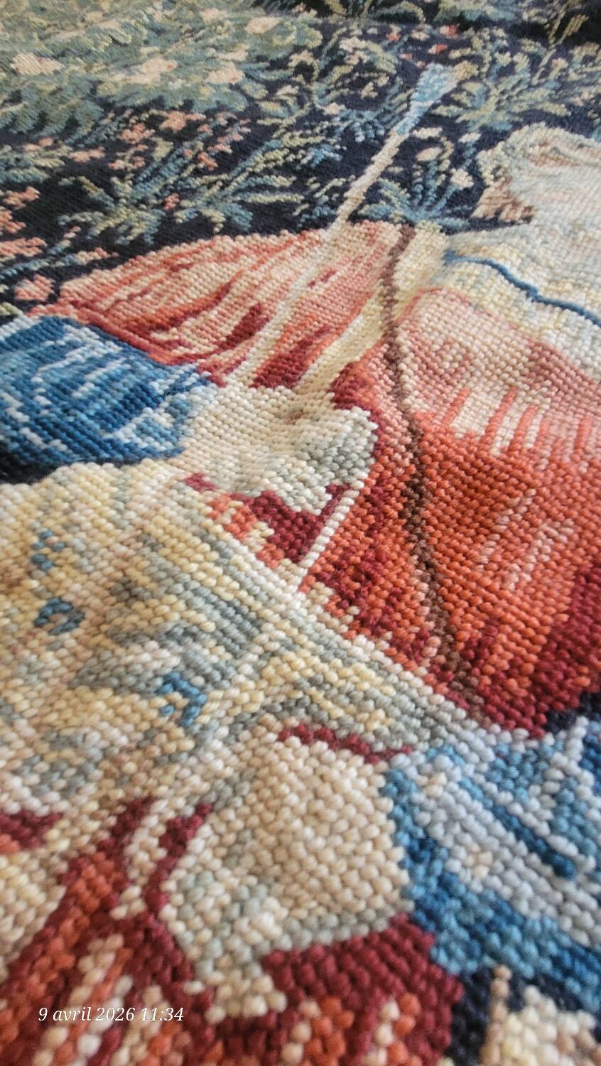 Wall tapestry: shearing