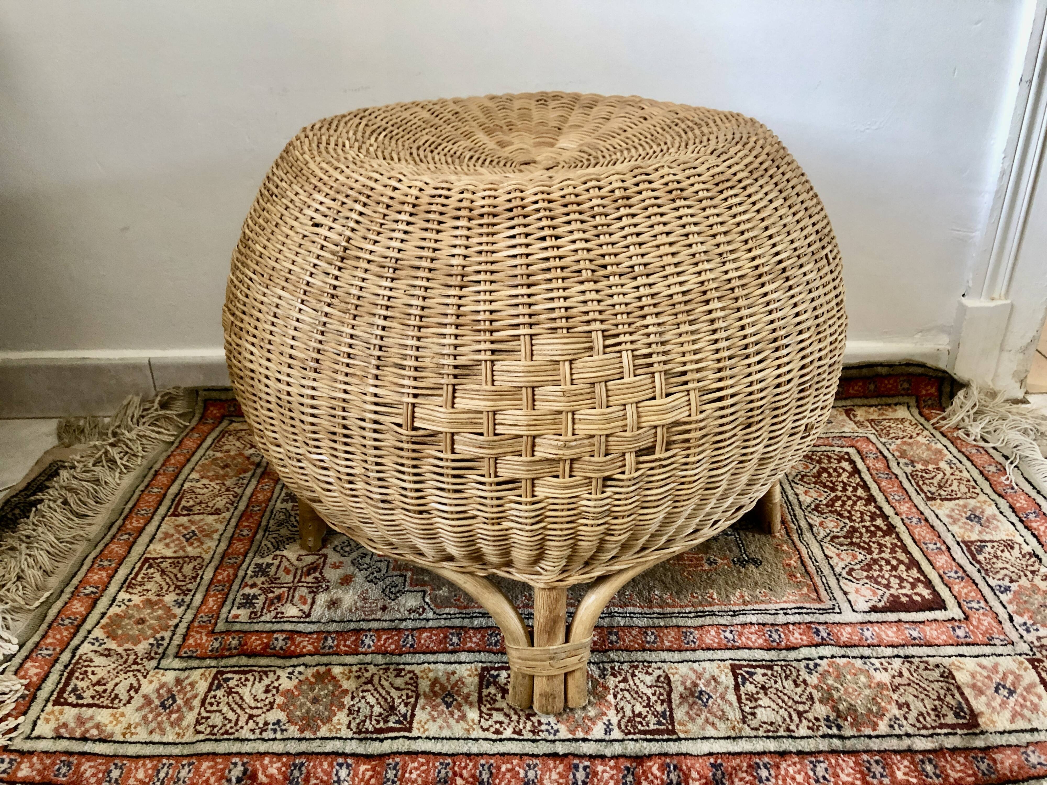 Pouf en rotin