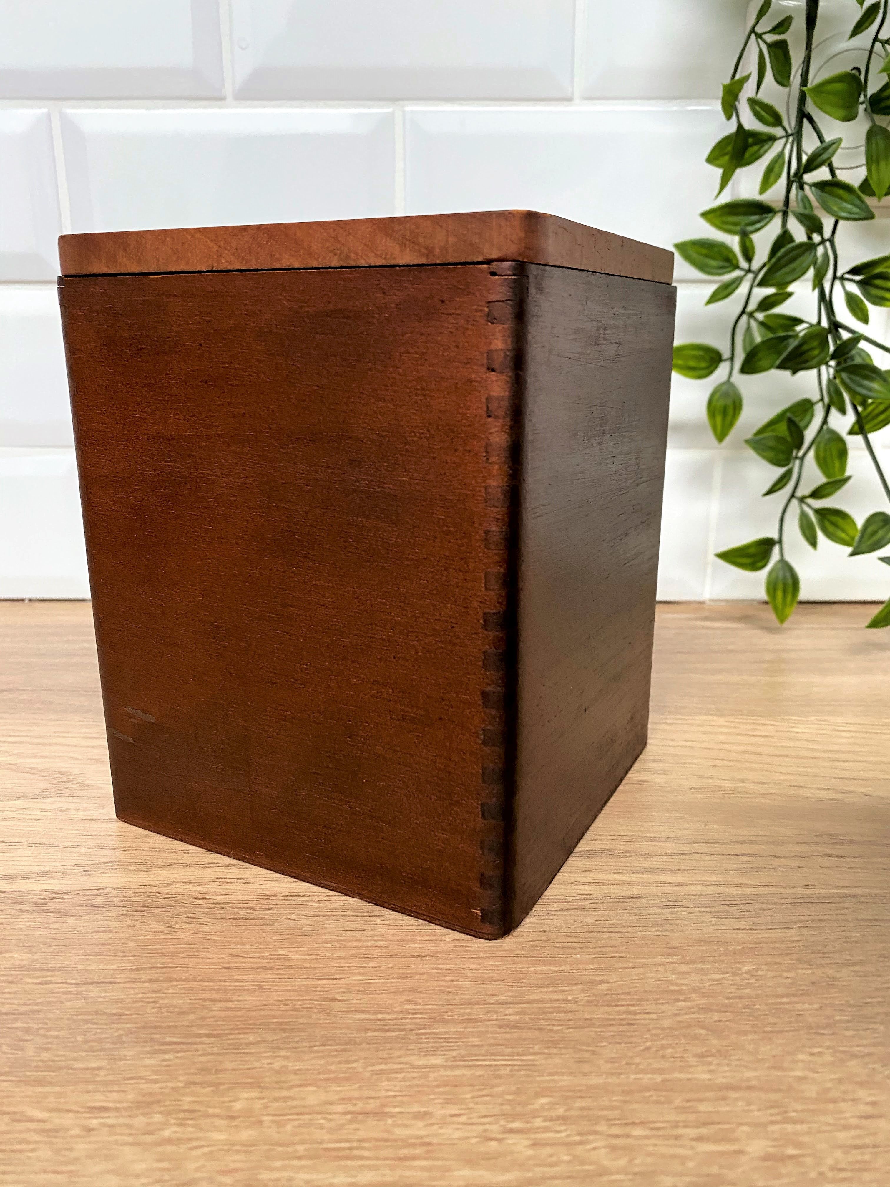 Série de 4 pots à épices en bois