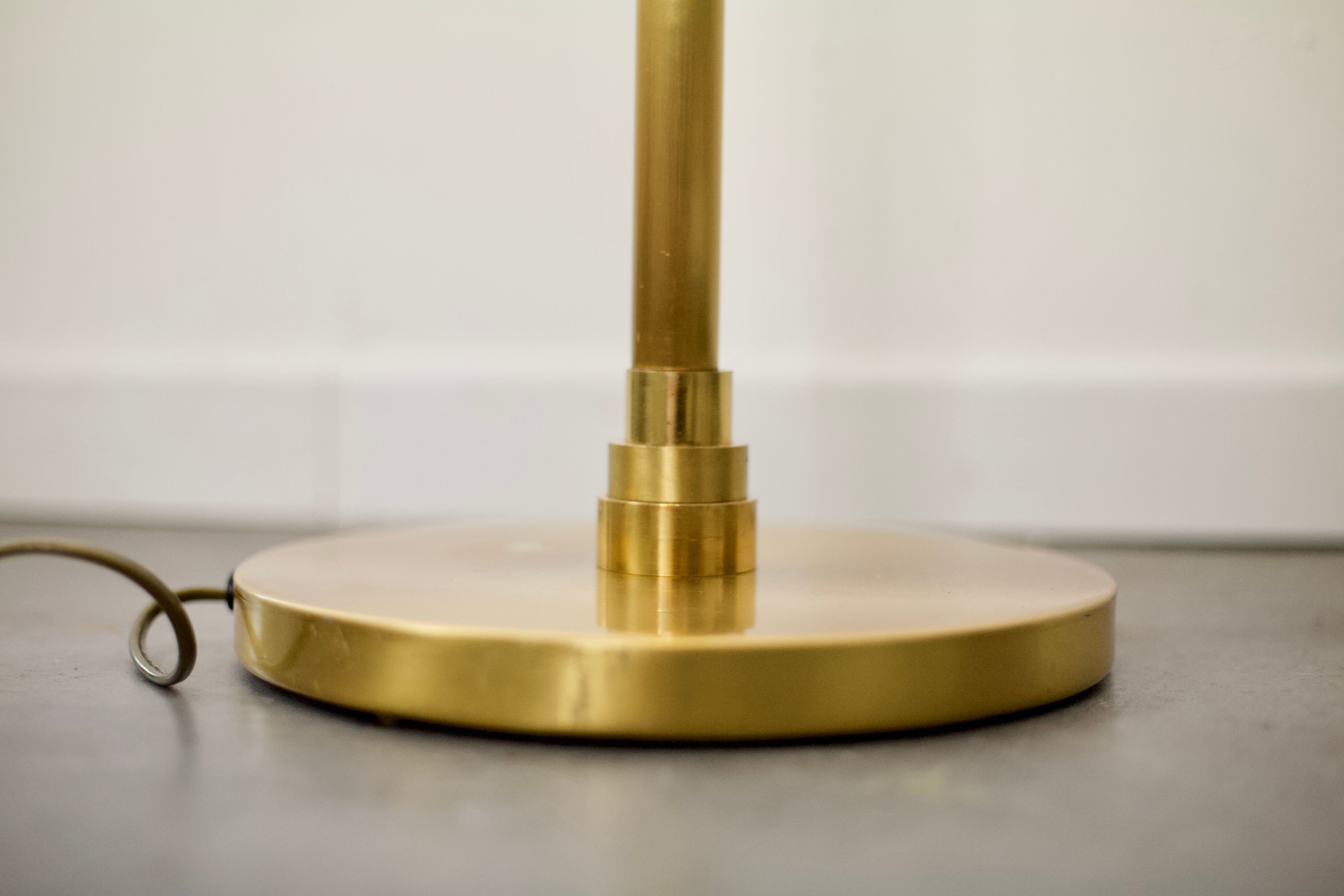 Floor lamp Gianfranco Frattini, metal gold and alabaster, Relco Milano