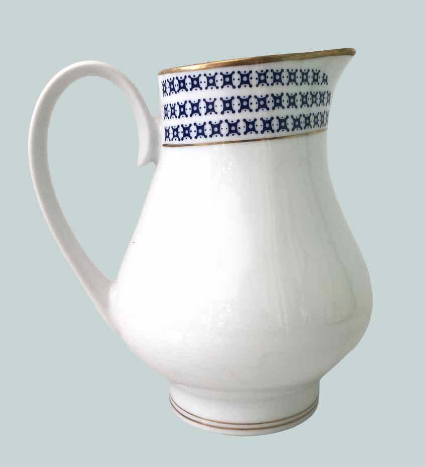 Pichet en porcelaine allemande