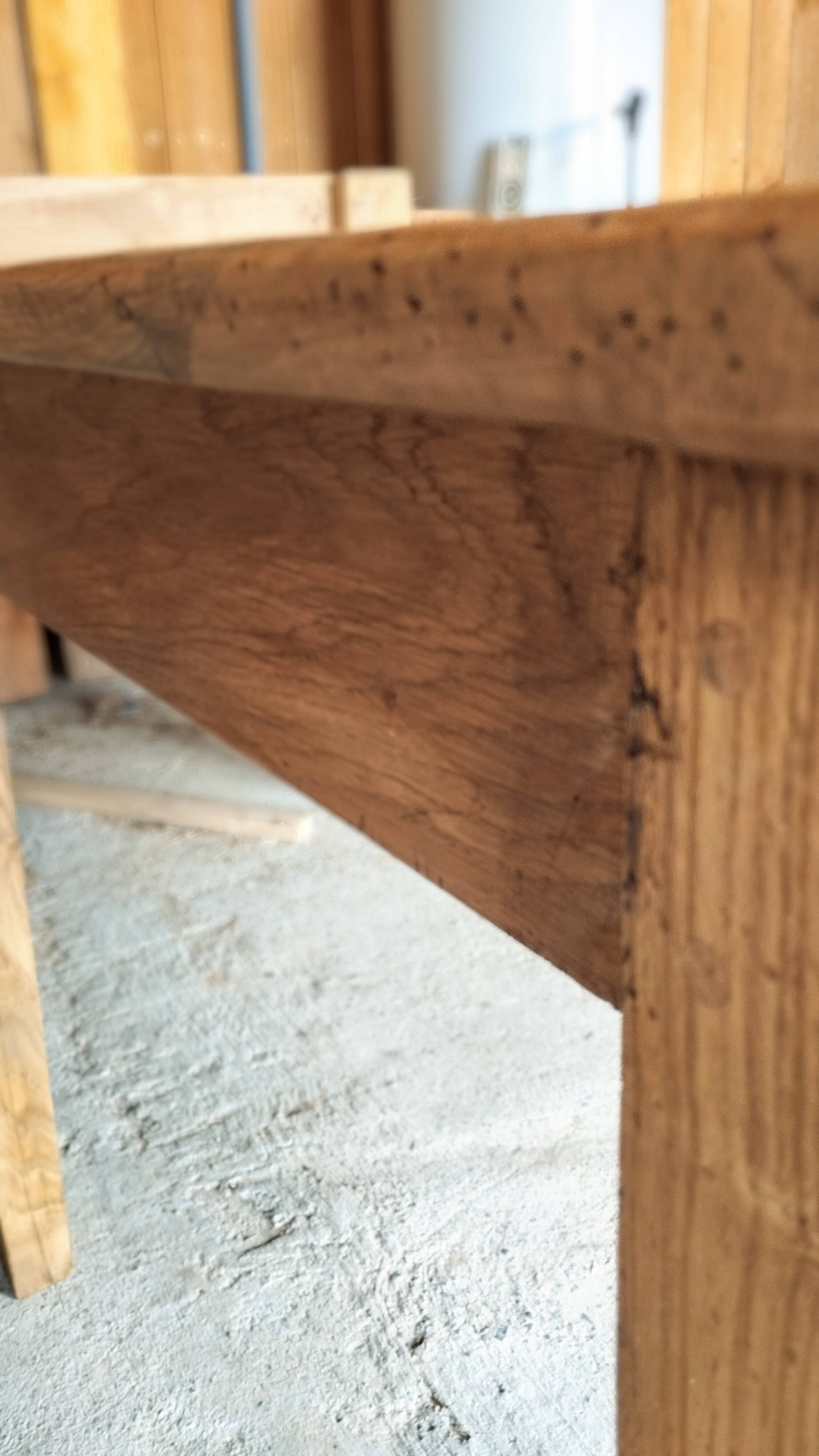 Rustic farmhouse table in solid oak with antique patina finish 200 x 90