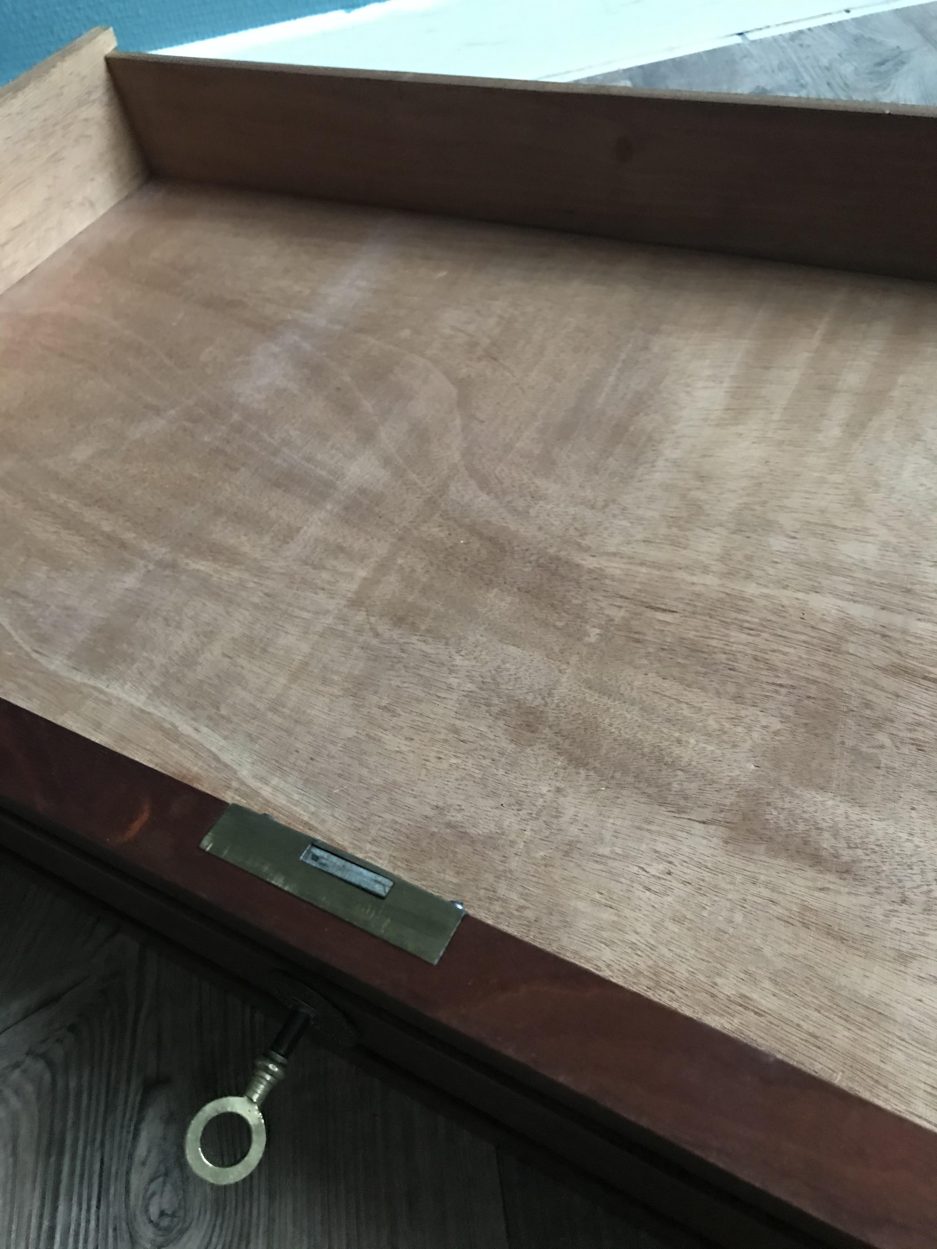 Dresser art deco top green veined marble