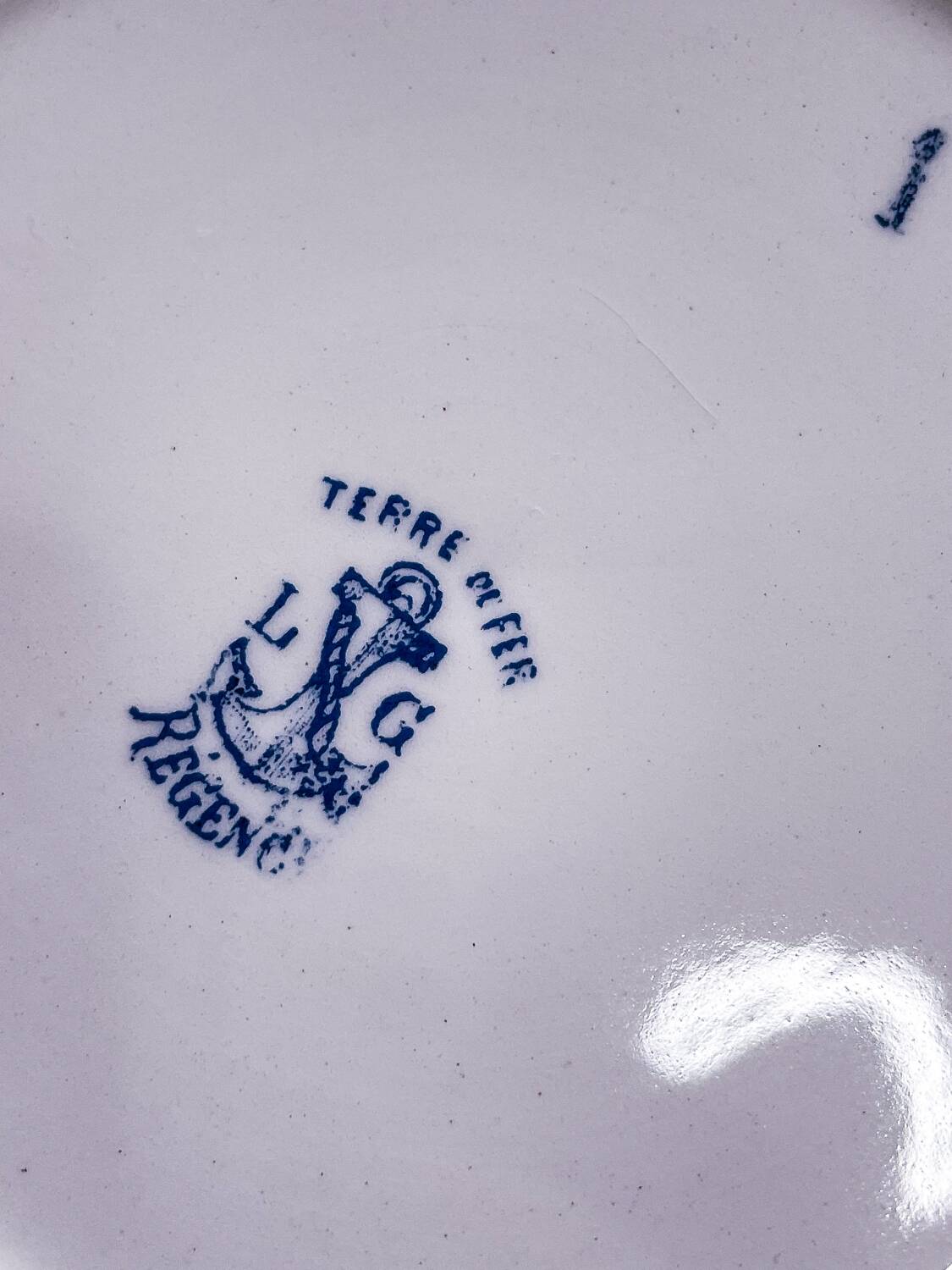 Assiettes terre de fer - modèle régence