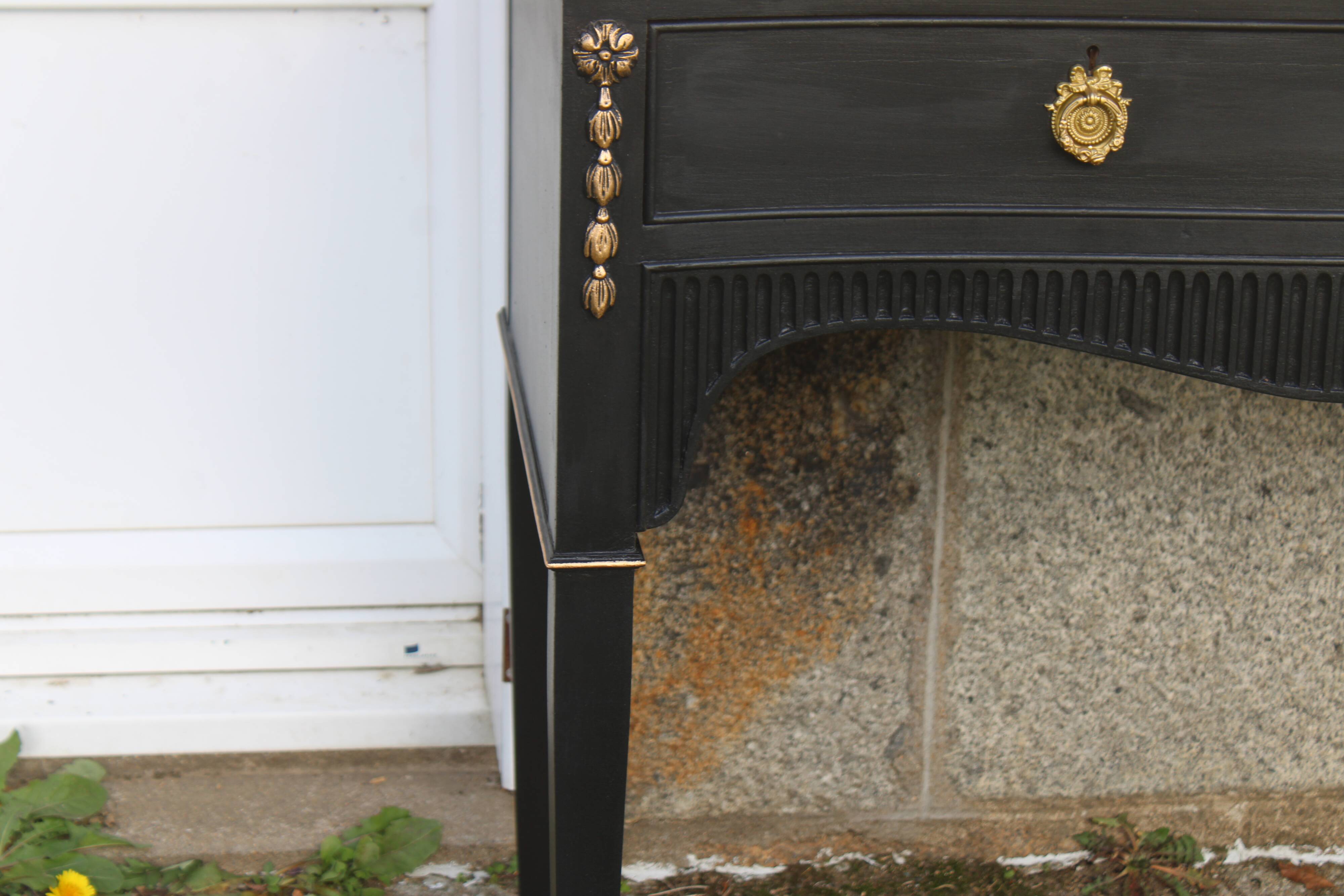 Restored antique console – Haussmannian elegance & velvet finish