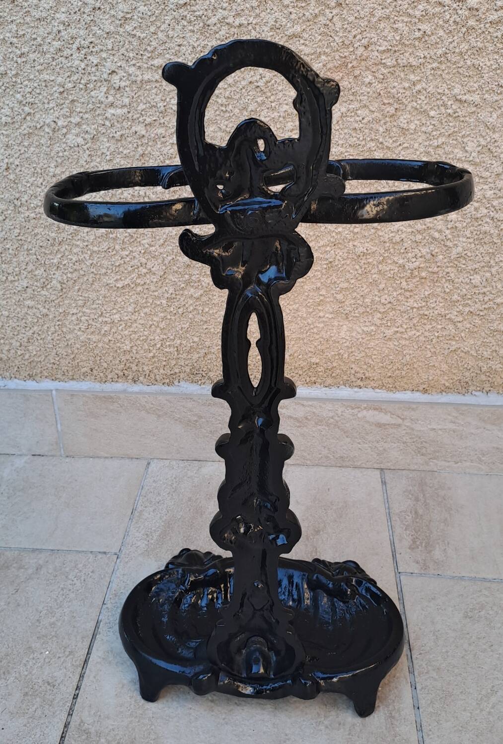 Cast iron umbrella stand