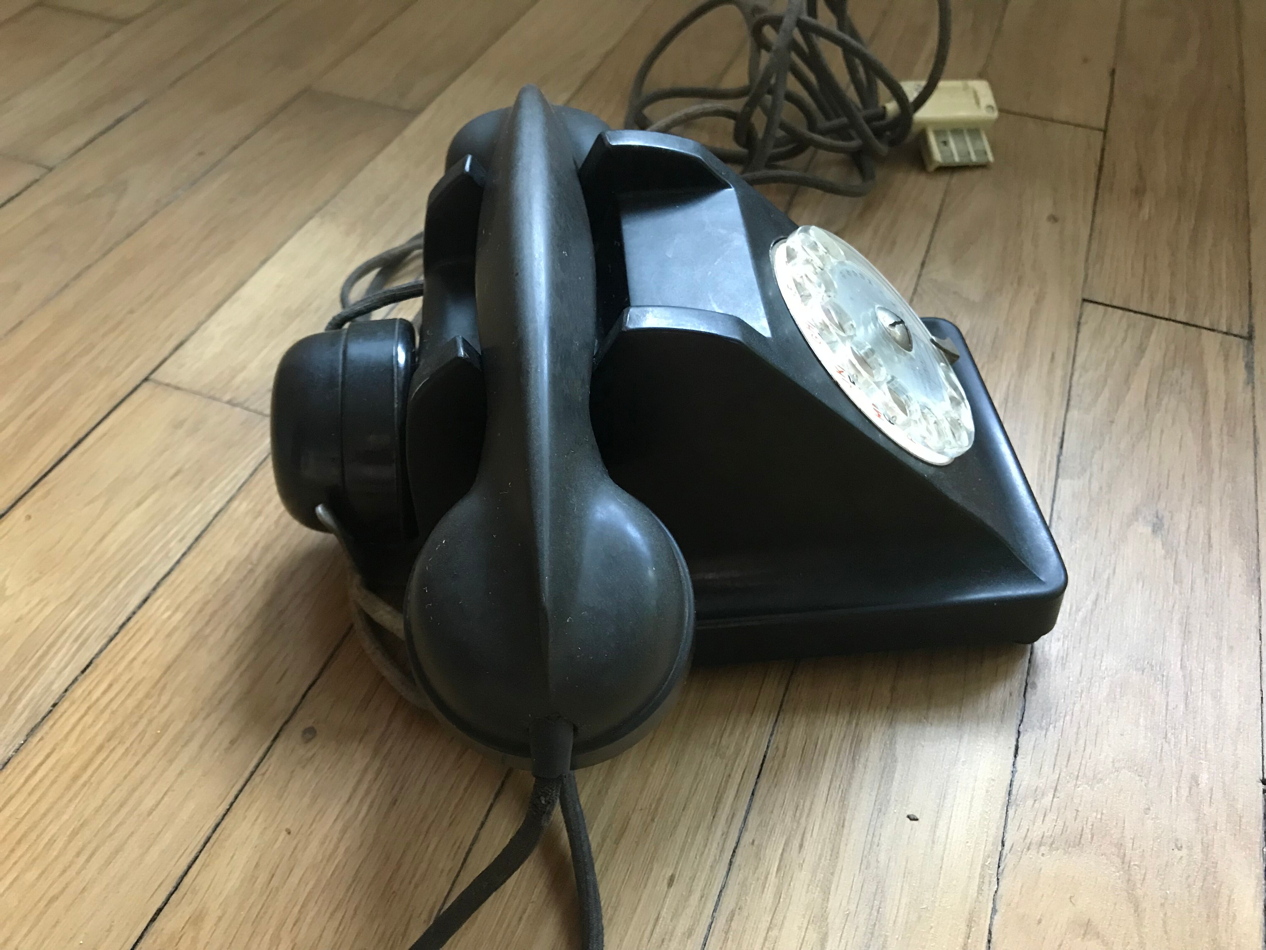 Phone bakelite years 40