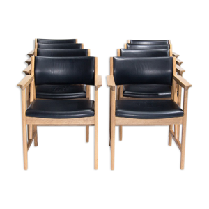 8 chaises de salle à