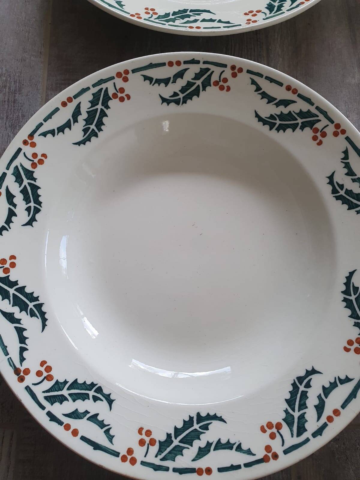 Lunéville holly soup plates