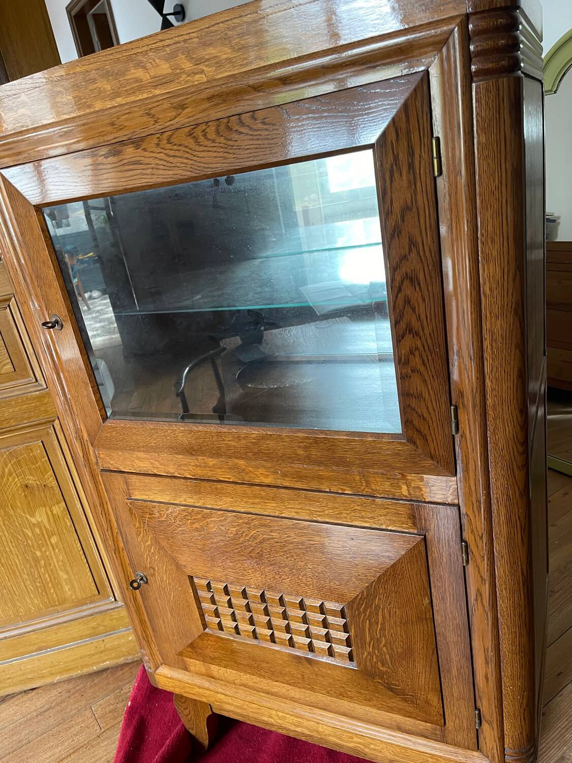 Glass cabinet