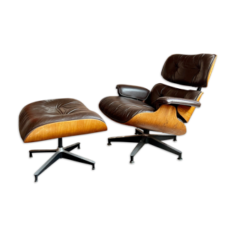 Fauteuil Lounge Chair et ottoman cuir chocolat de Charles & Ray Eames  édité  Herman Miller