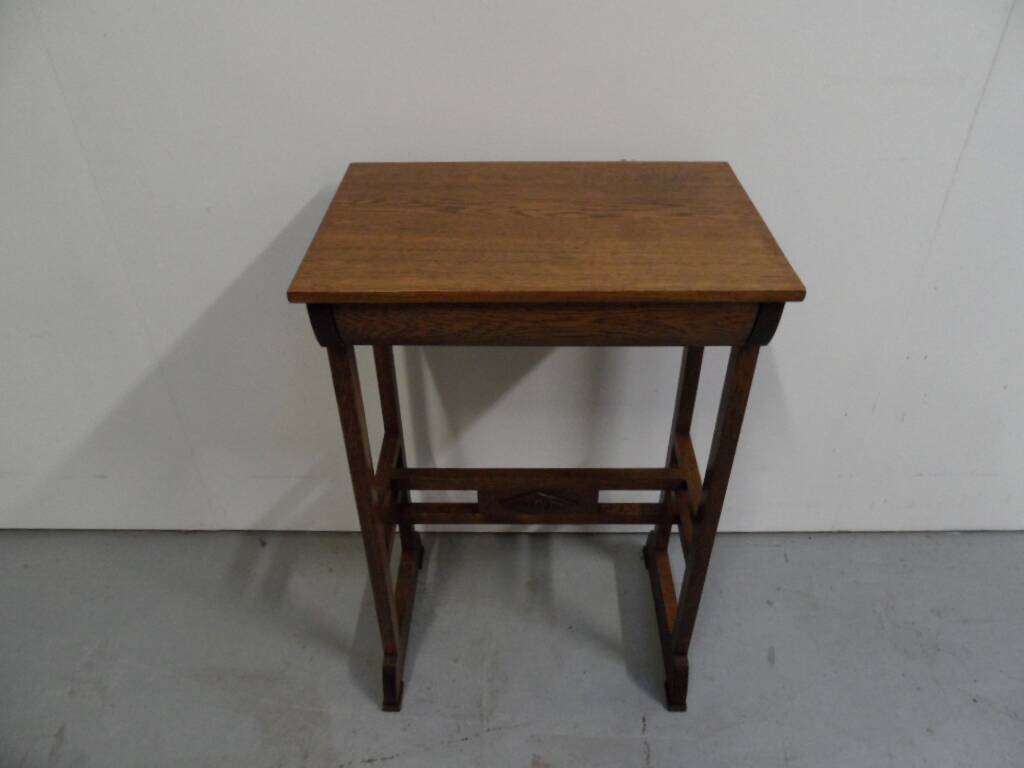 Vintage oak sidetable with drawer