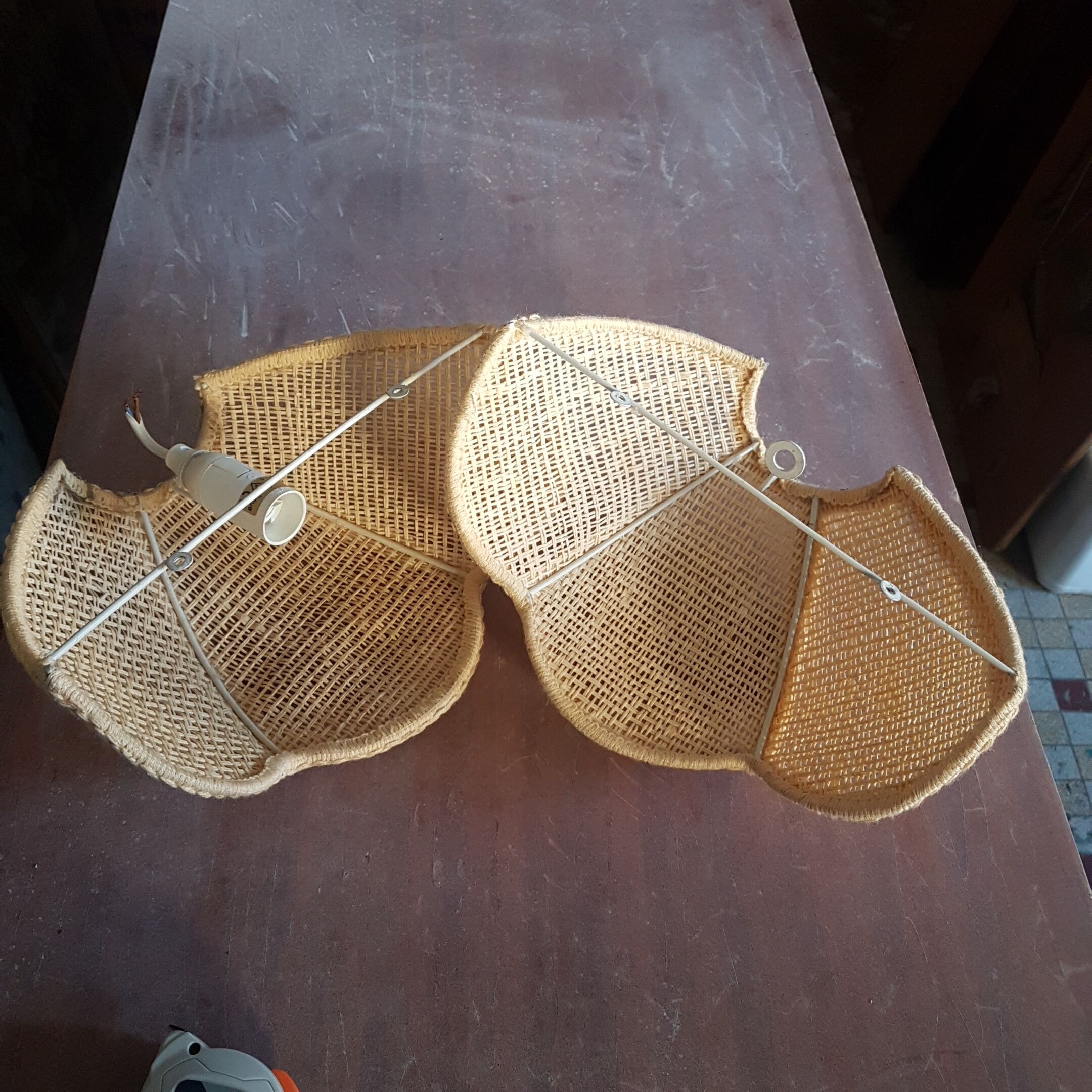 Apply in wicker flower petal