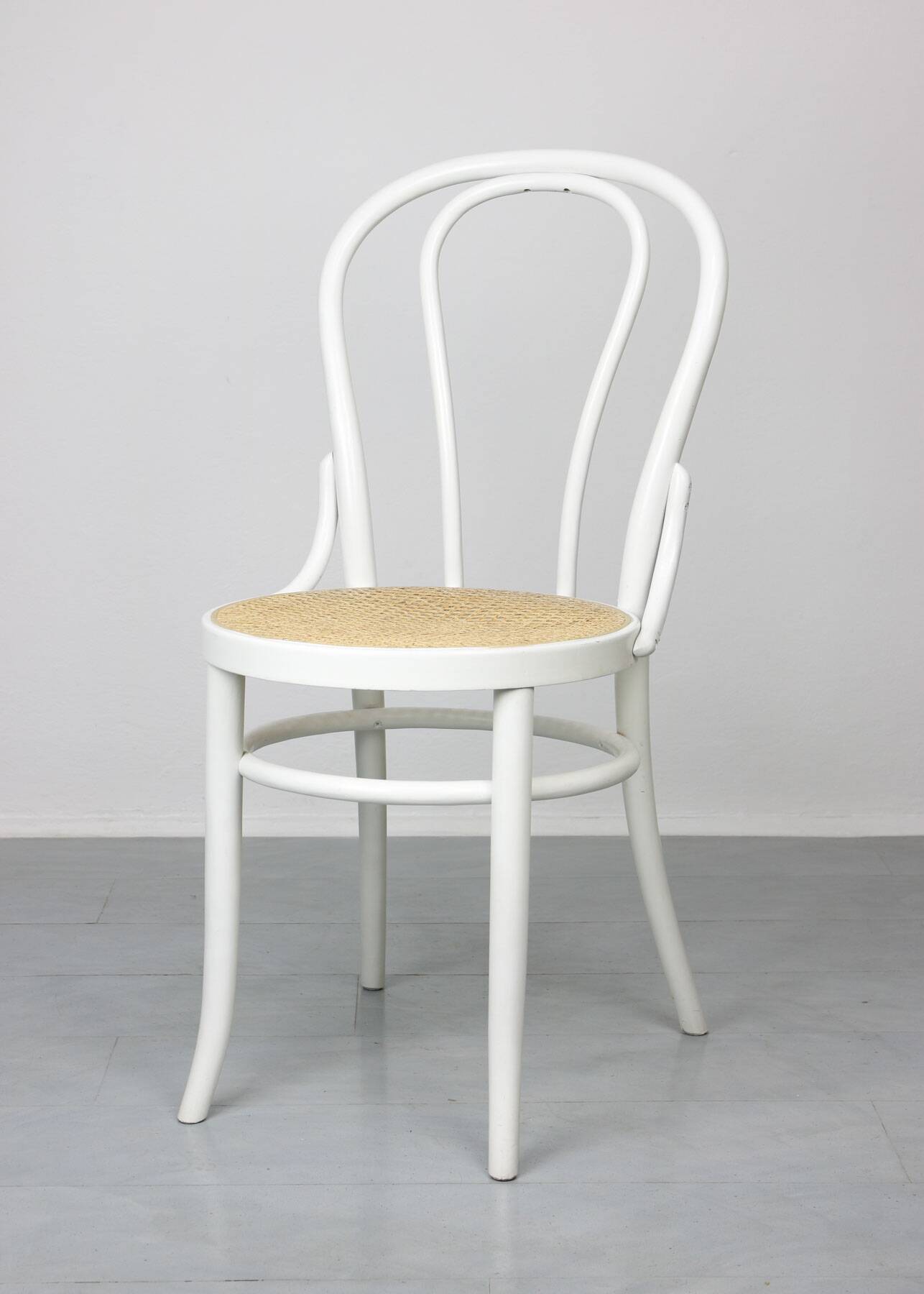 No. 18 White Chairs by Michael Thonet, Set of 4