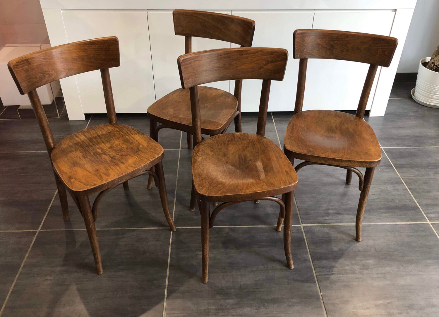 Suite de 4 chaises de bistrot Thonet, années 1960