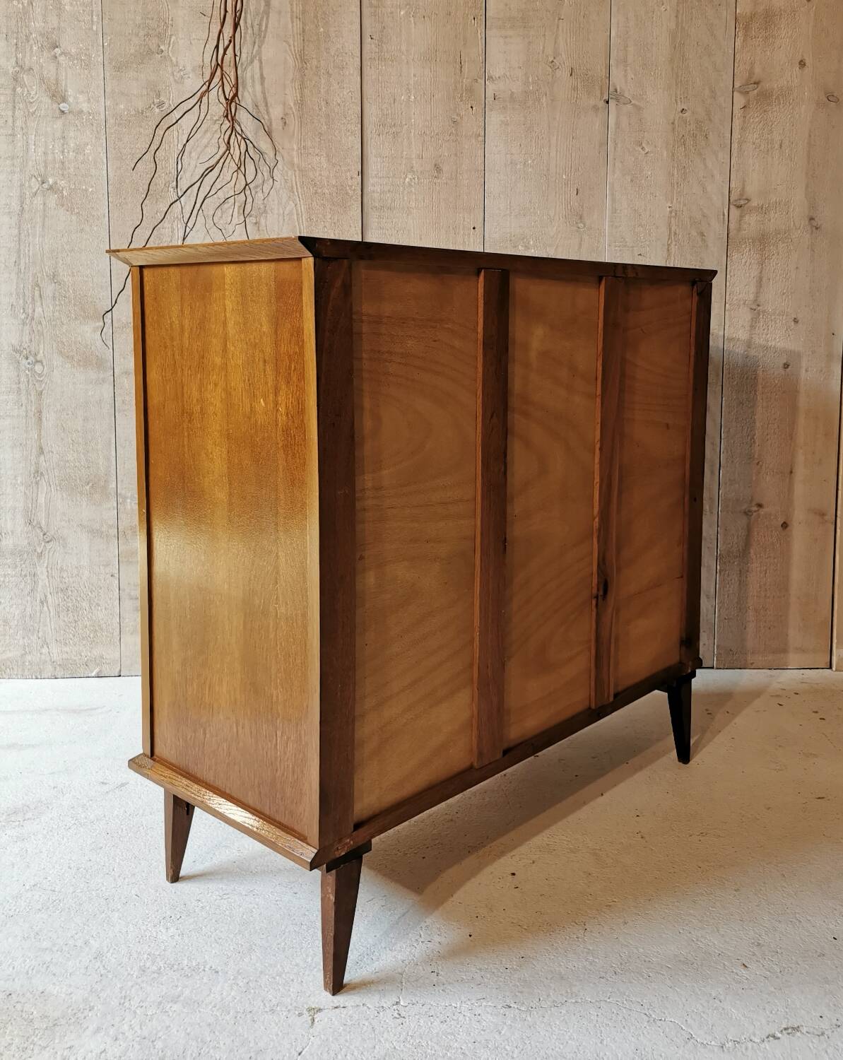 Oak chest of drawers