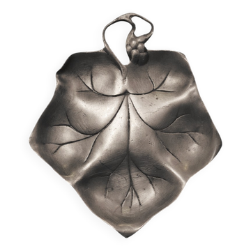 Leaf pocket tray