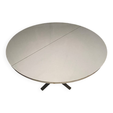 Round table