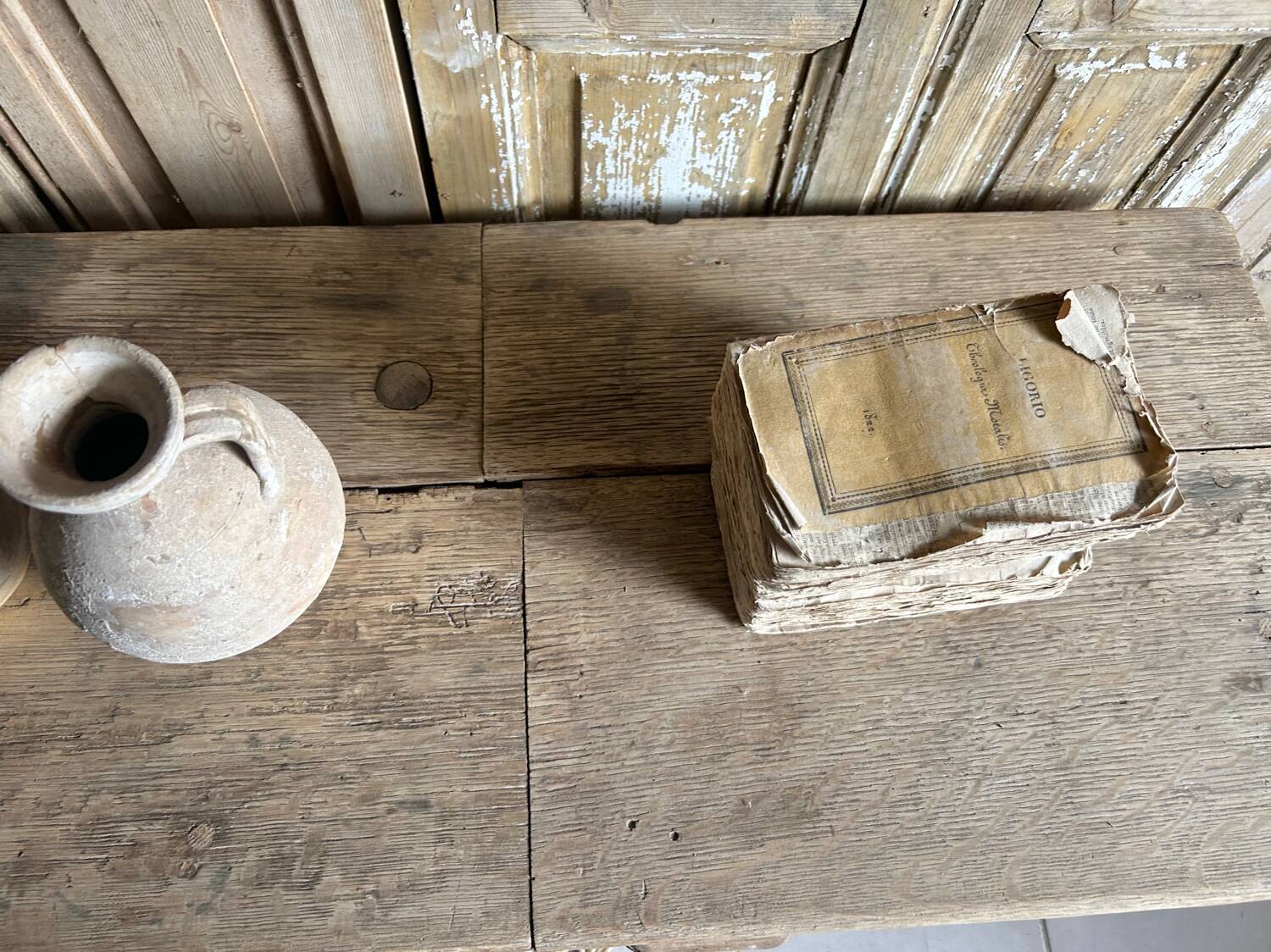Ancienne table à cruche , console