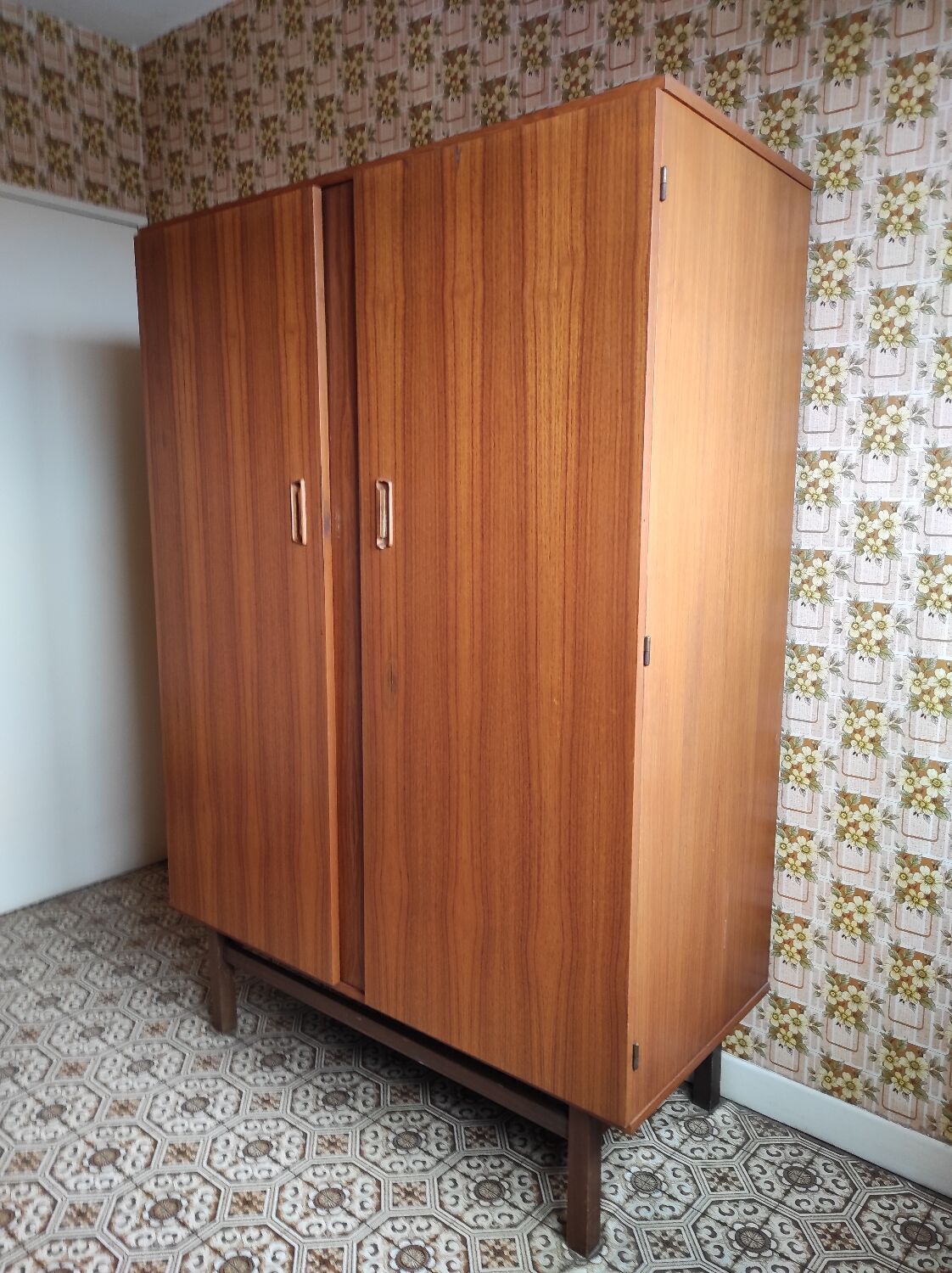 Scandinavian style 2 door wardrobe