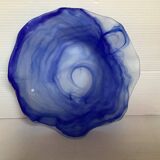 Baguier en pâte de verre bleu cobalt à bord dentelé
