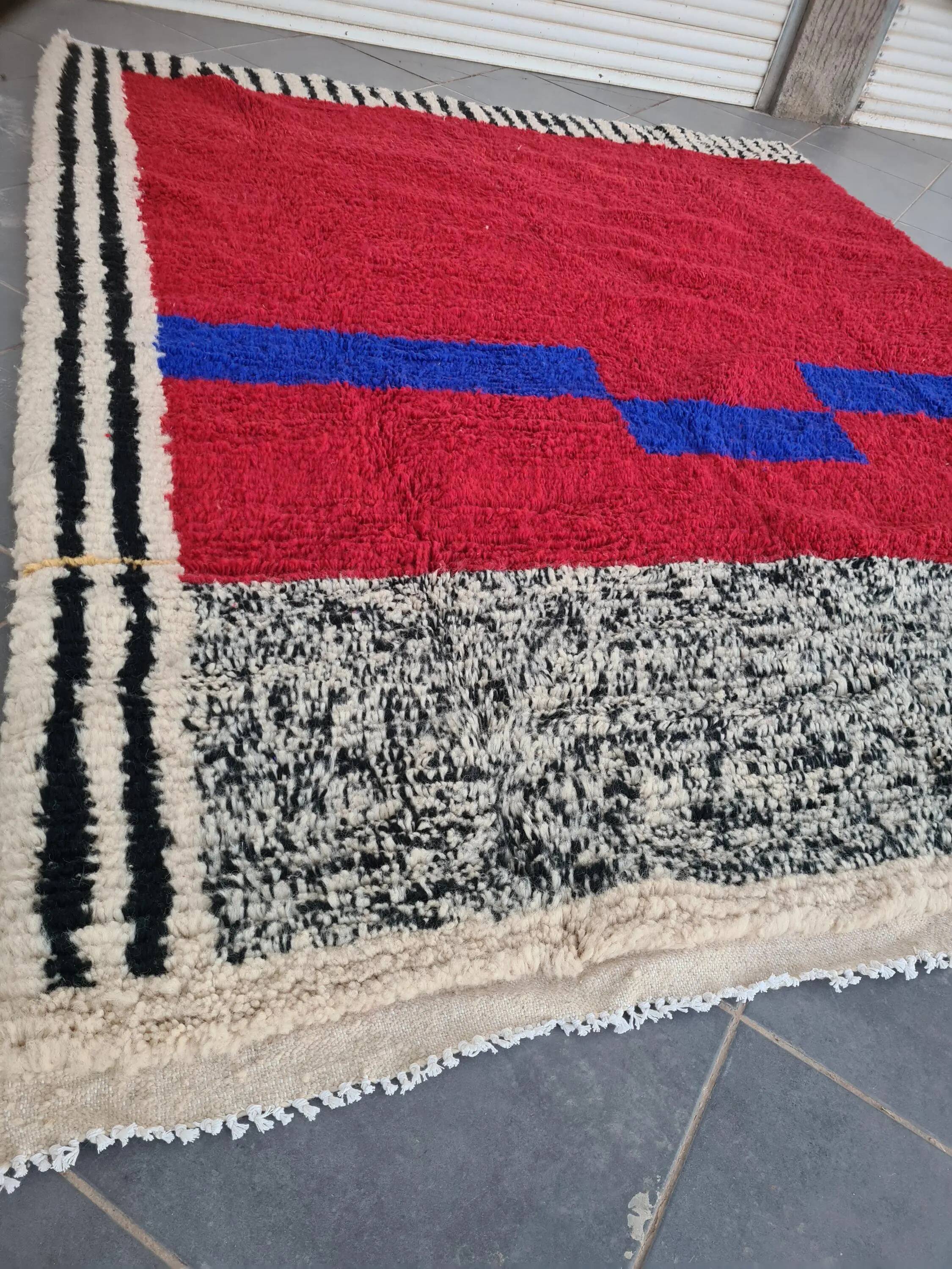 Handmade traditional carpet 250cm x 150cm Moroccan