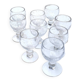 White bubbled glasses
